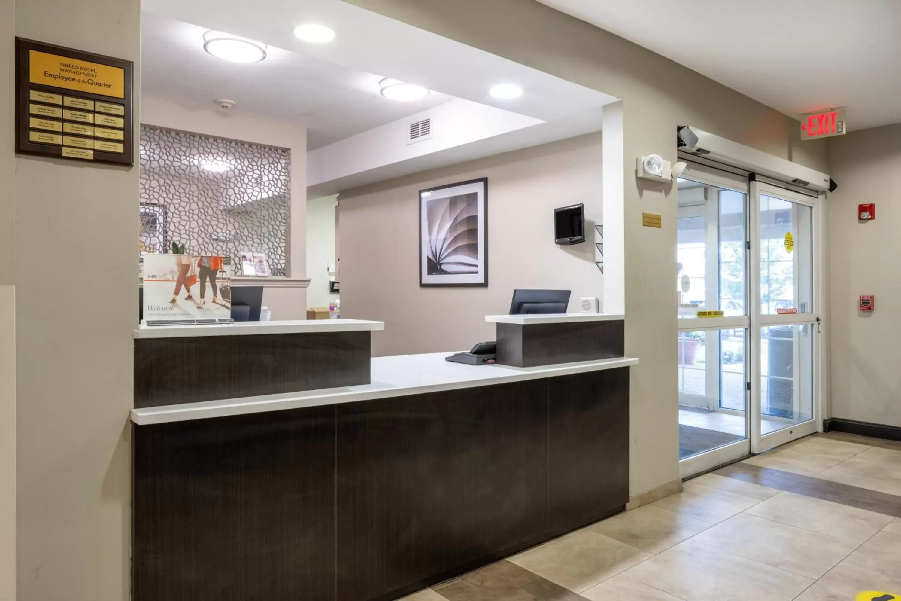 Property building, Lobby/Reception in Candlewood Suites Windsor Locks, an IHG Hotel