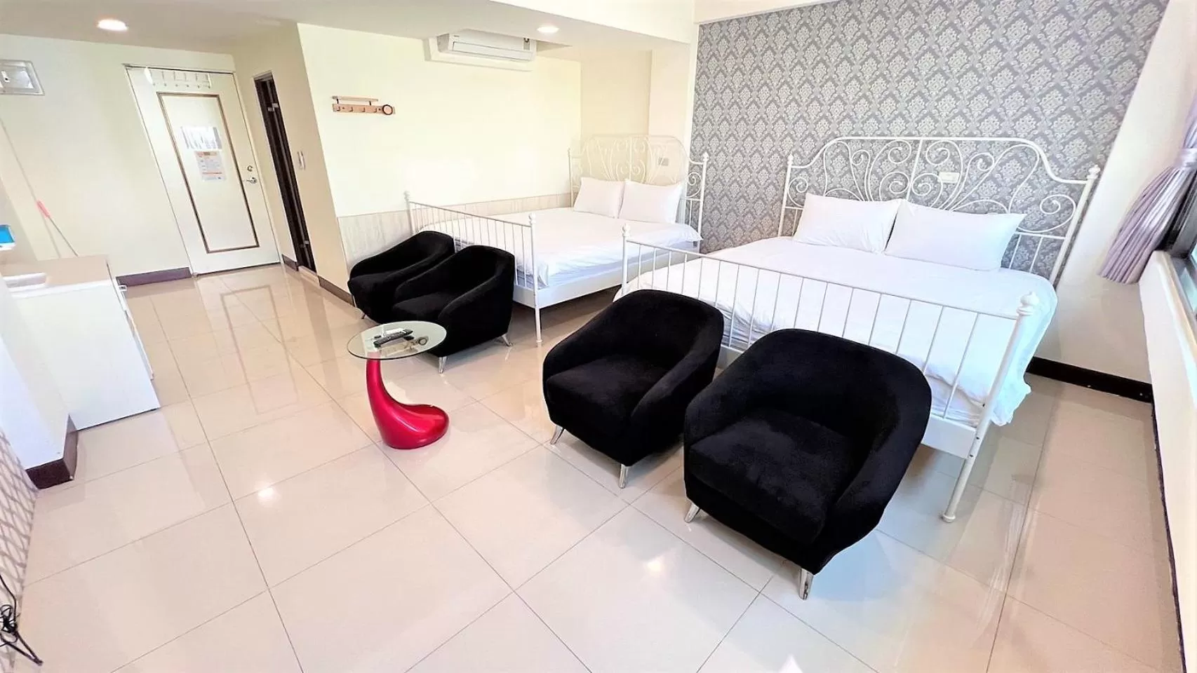 Deluxe Quadruple Room in Charming Hostel