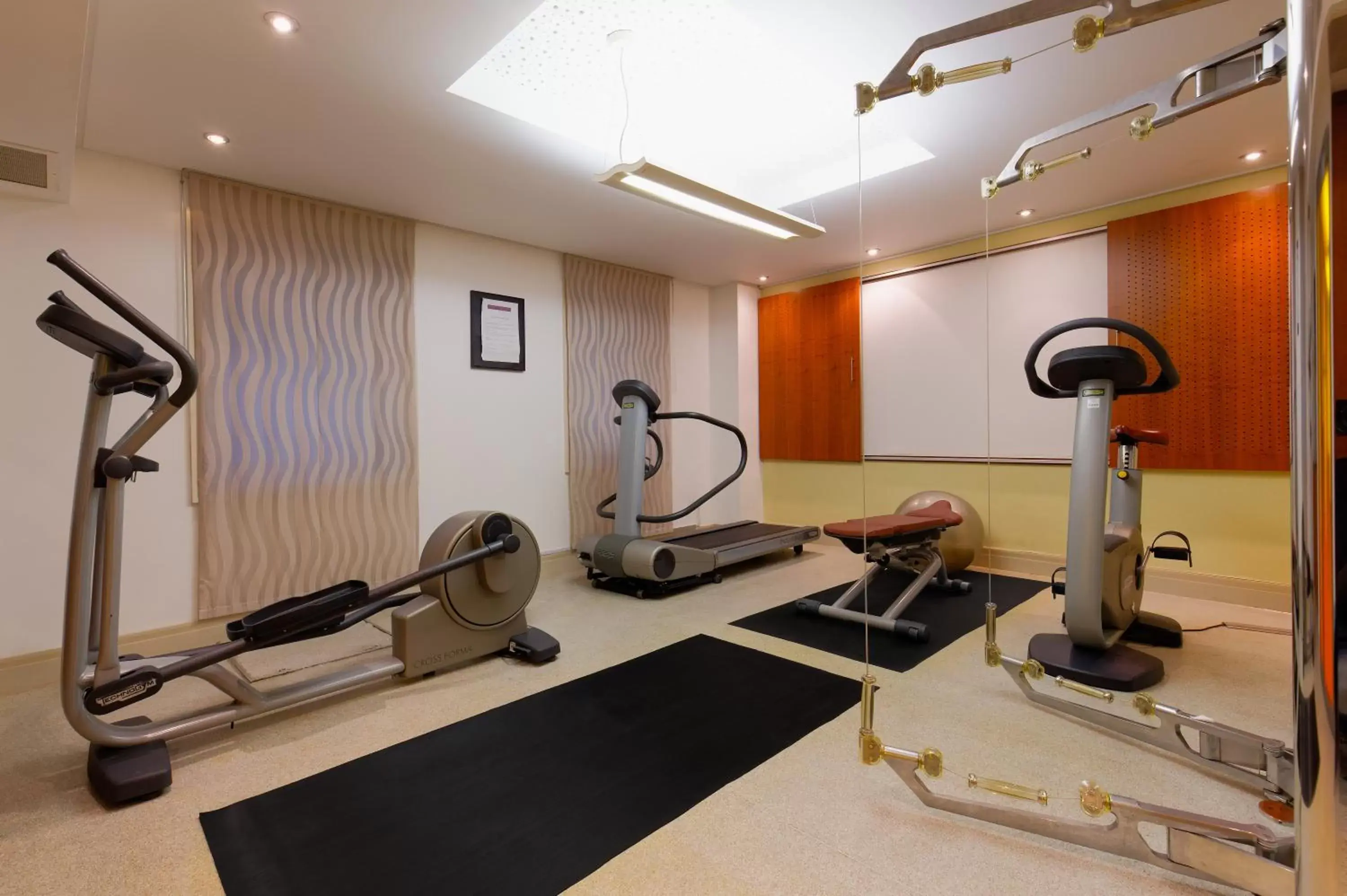 Fitness centre/facilities, Fitness Center/Facilities in Ambassadors Bloomsbury