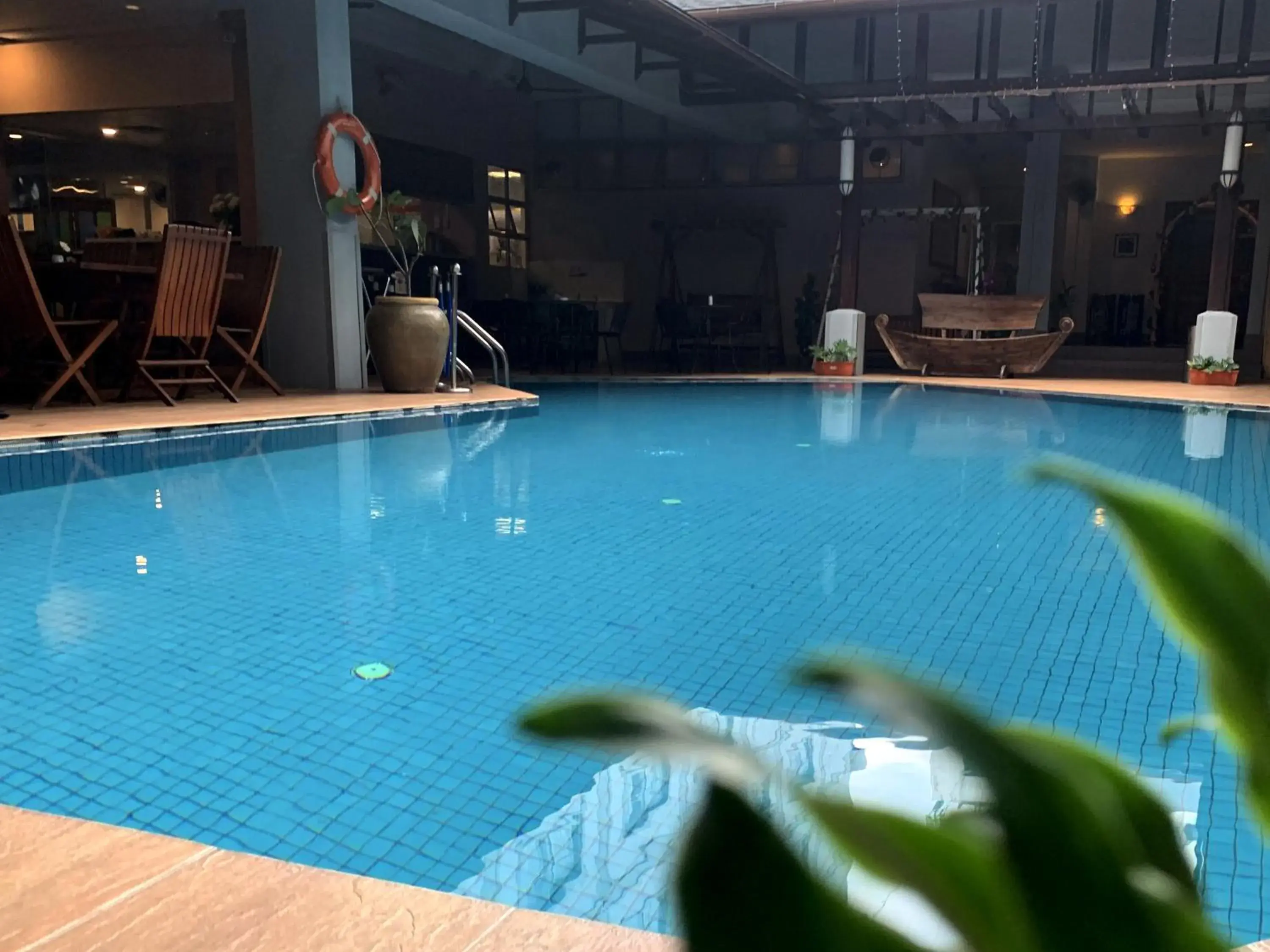 Swimming Pool in Hotel Maluri
