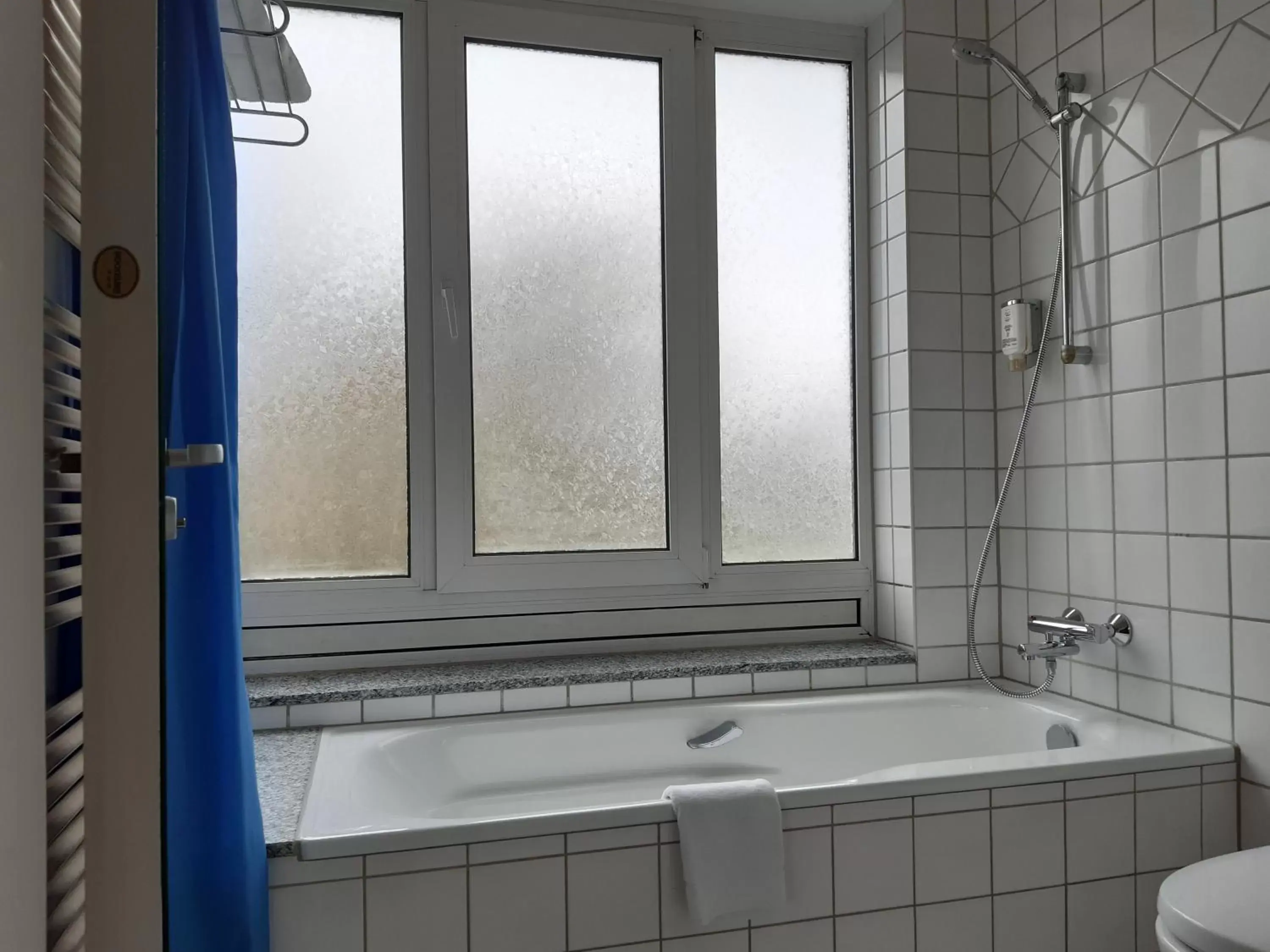 Shower, Bathroom in Good Morning + Leipzig