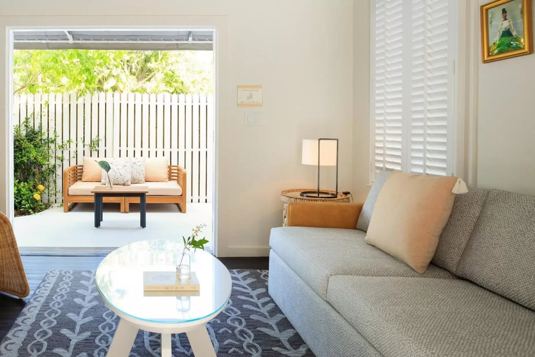 Photo of the whole room, Seating Area in Kimpton Ella's Cottages, an IHG Hotel