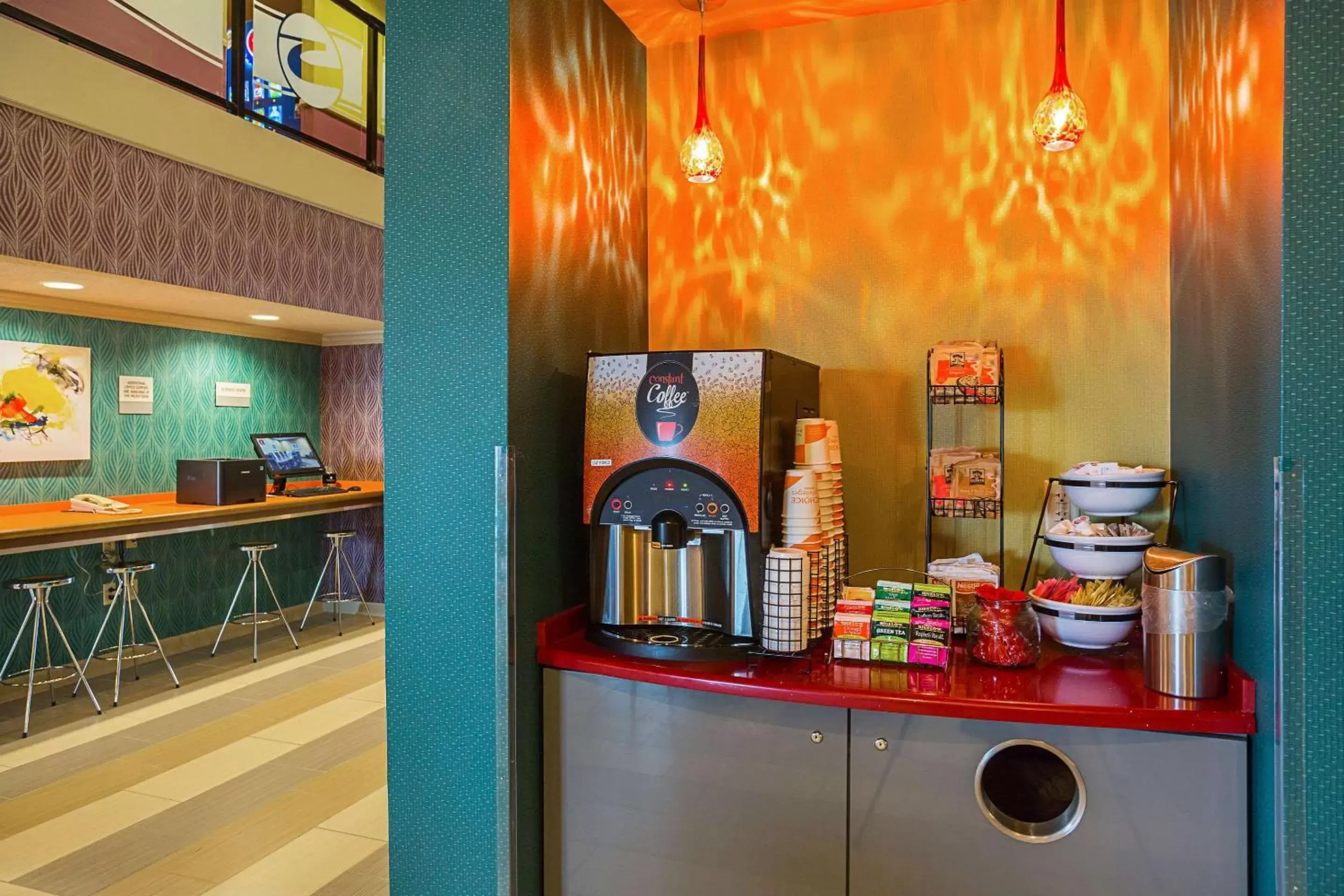 Lobby or reception, Kitchen/Kitchenette in Clarion Inn & Suites
