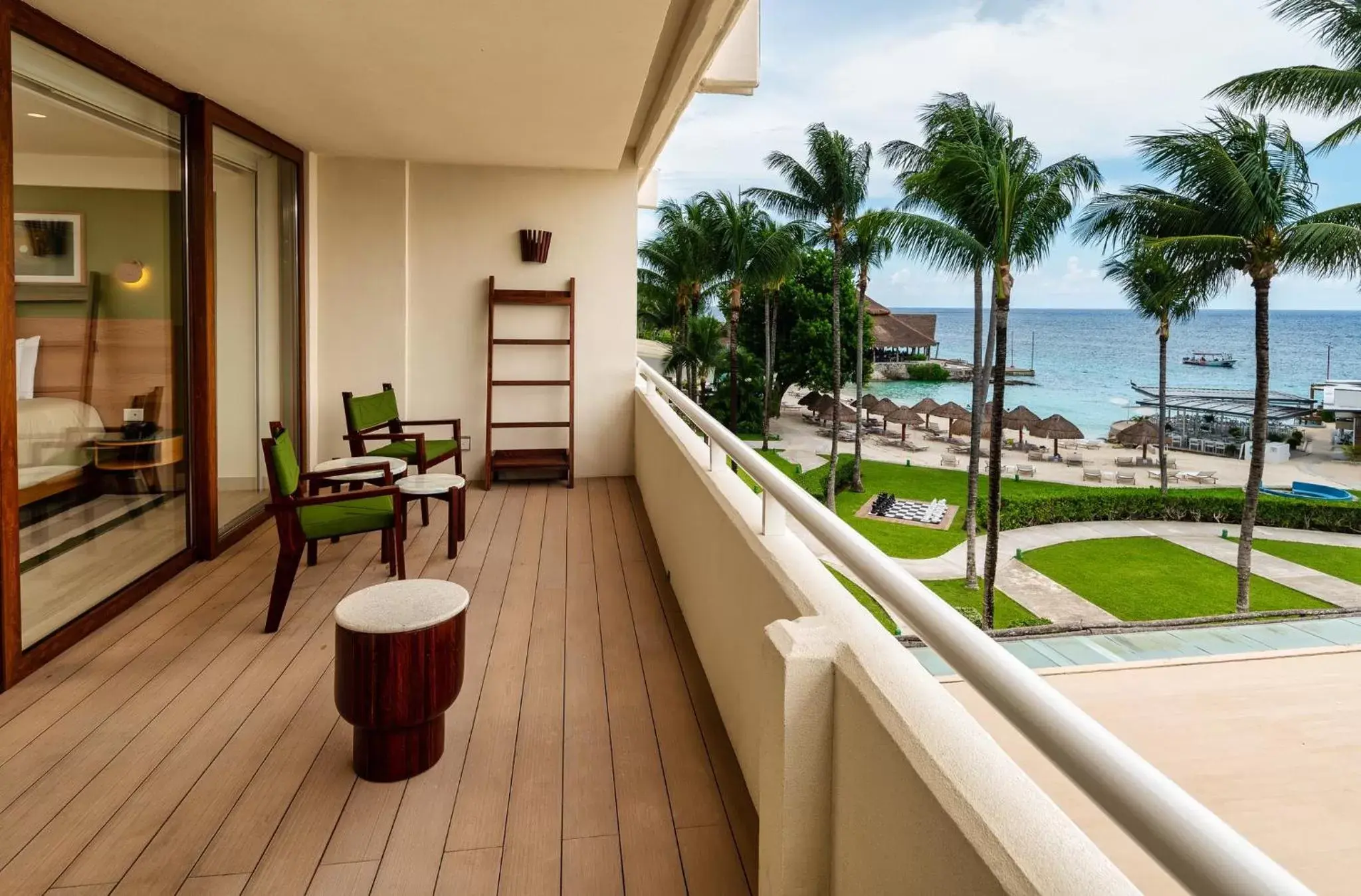 Photo of the whole room, Balcony/Terrace in Presidente InterContinental Cozumel Resort & Spa, an IHG Hotel