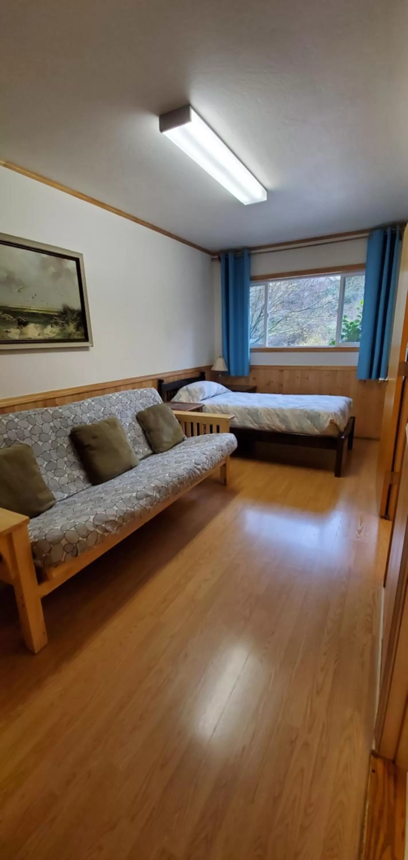 Photo of the whole room in Fern River Resort