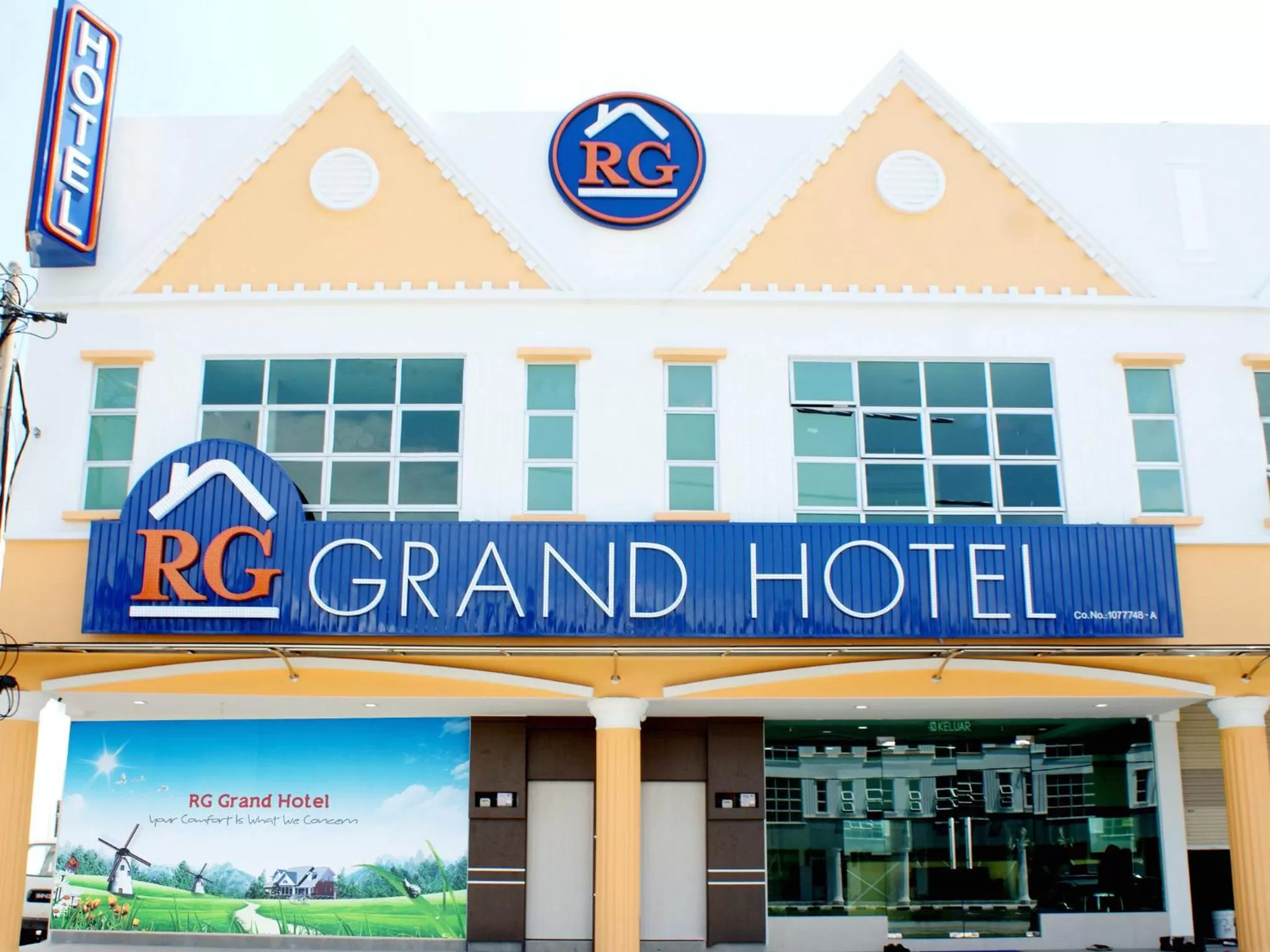 Facade/entrance in RG Grand Hotel