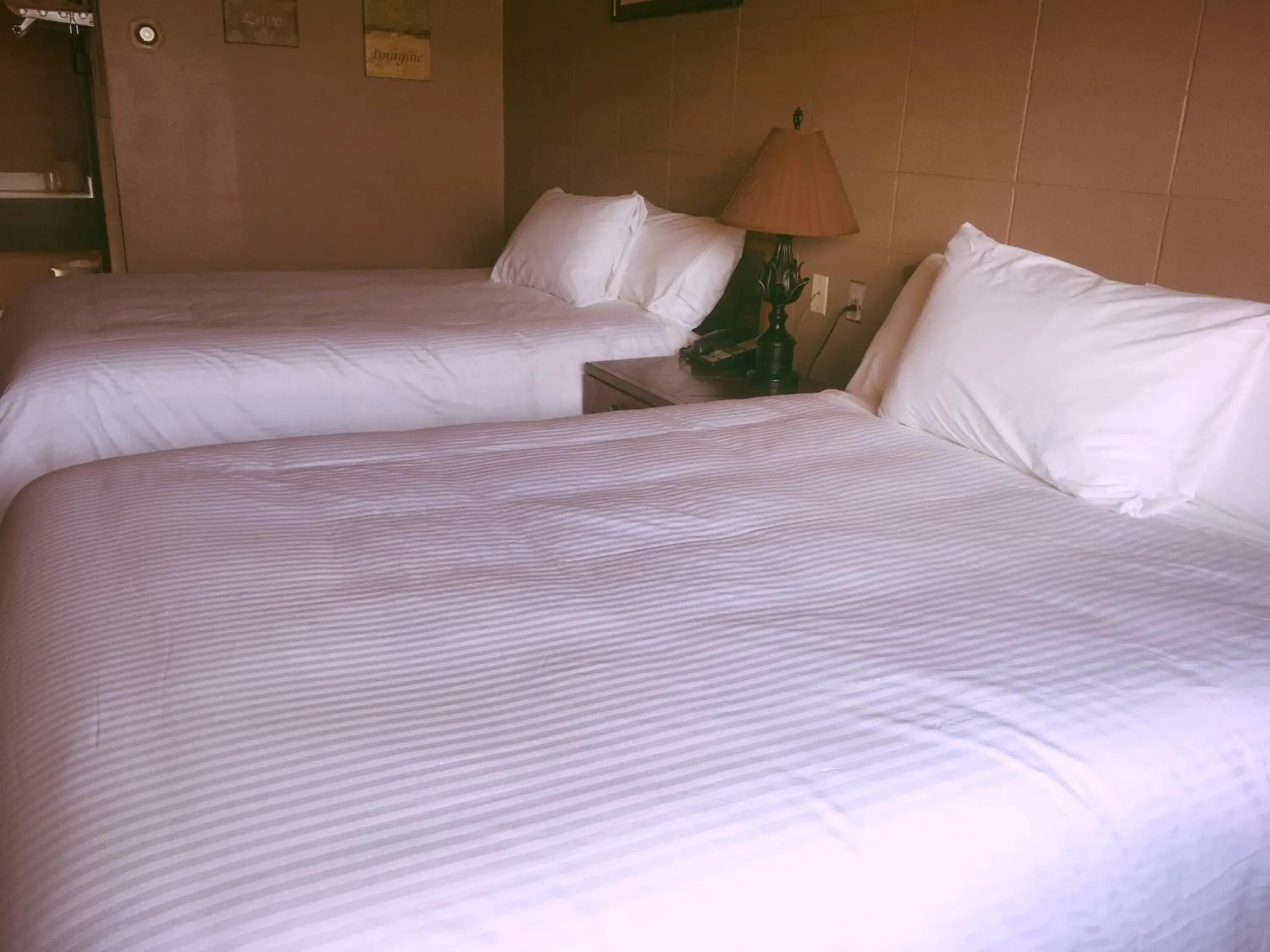 Bed in Vegreville Garden Inn