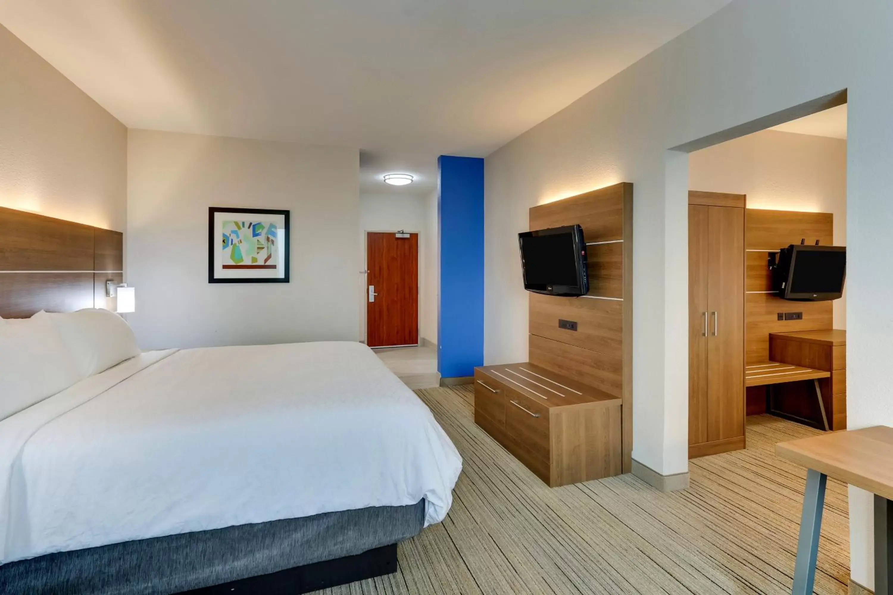 Photo of the whole room, Bed in Holiday Inn Express Hotel & Suites Waxahachie, an IHG Hotel