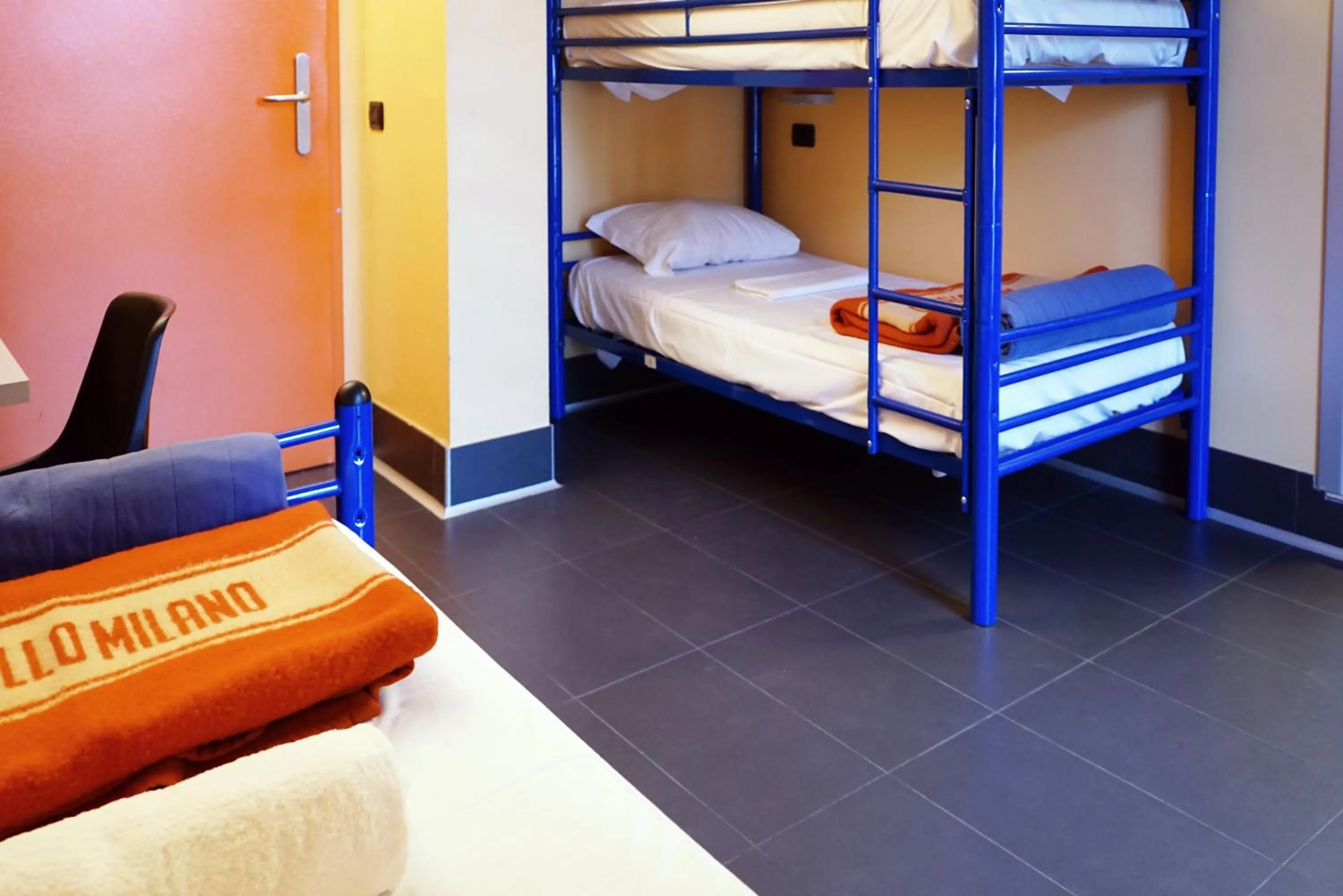 bunk bed, Bed in Hi! Ostello Milano