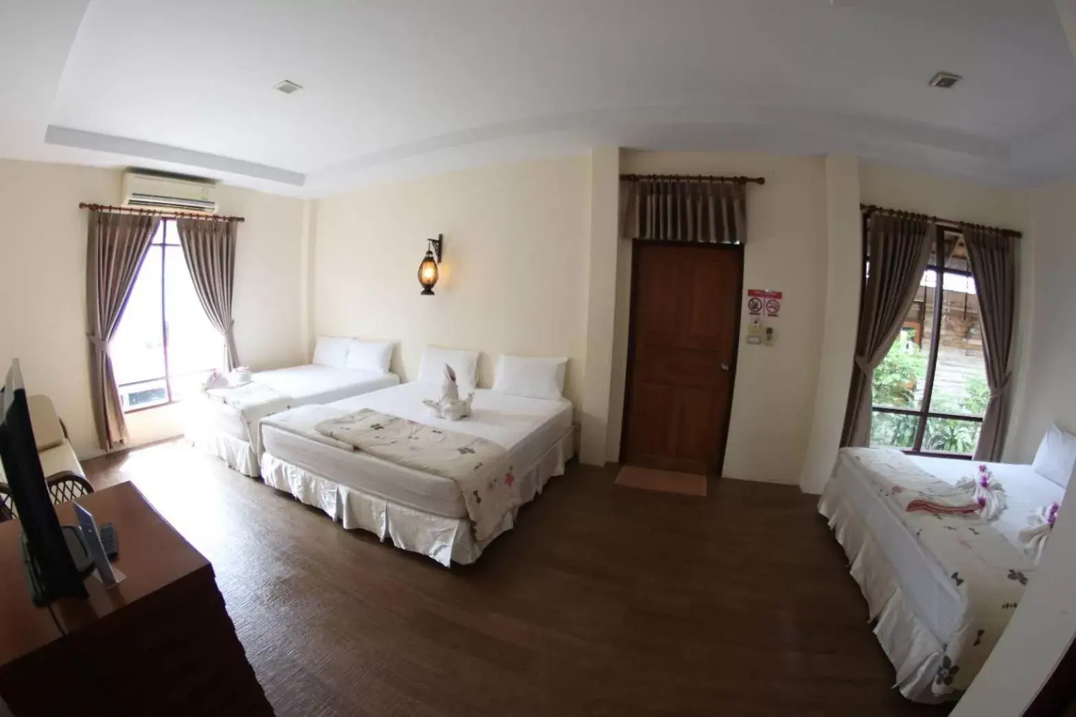 Bed in Salakphet Resort