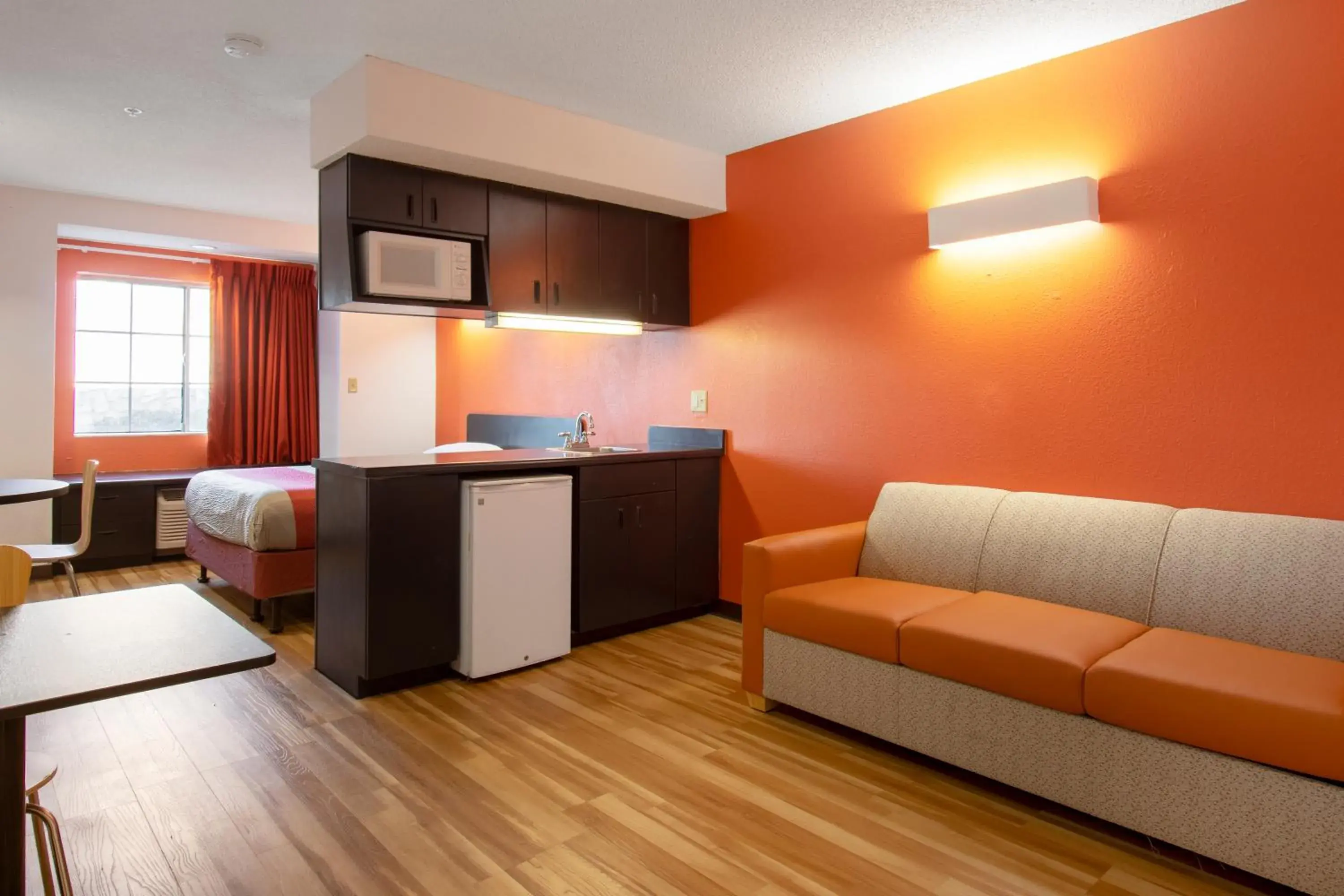 Photo of the whole room, Kitchen/Kitchenette in Motel 6-El Paso, TX - Southeast