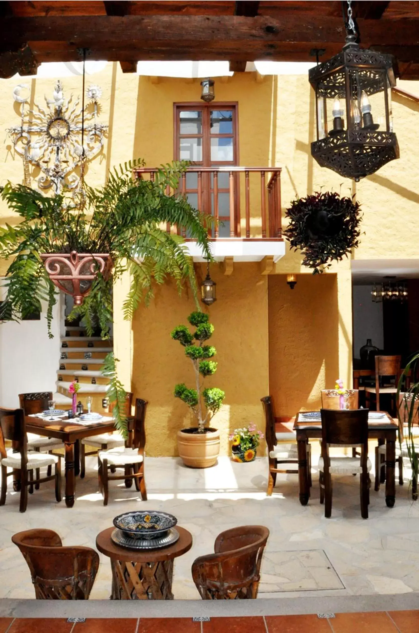 Restaurant/Places to Eat in Casa Santa Lucia