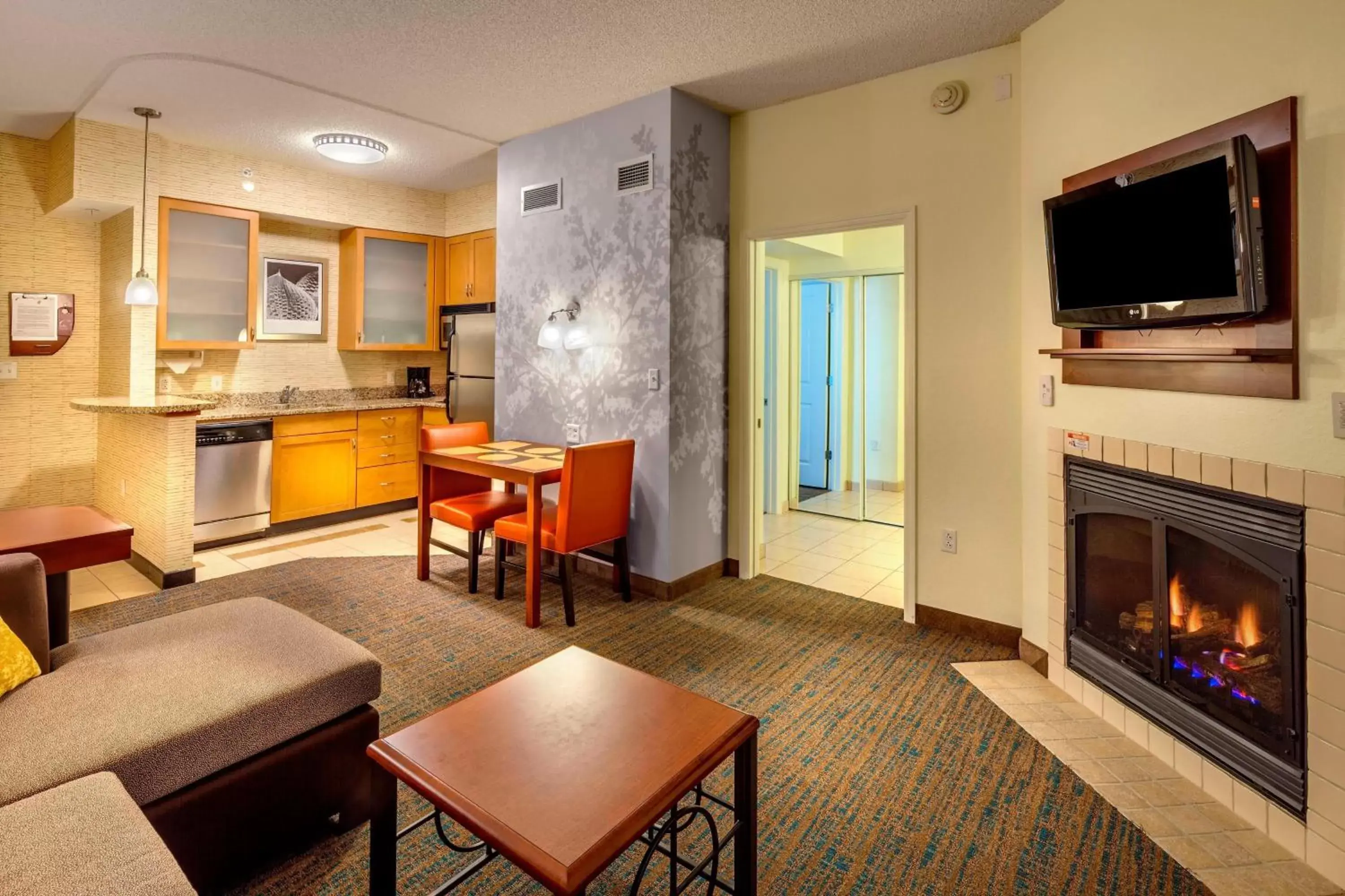 Bedroom, TV/Entertainment Center in Residence Inn Ocala