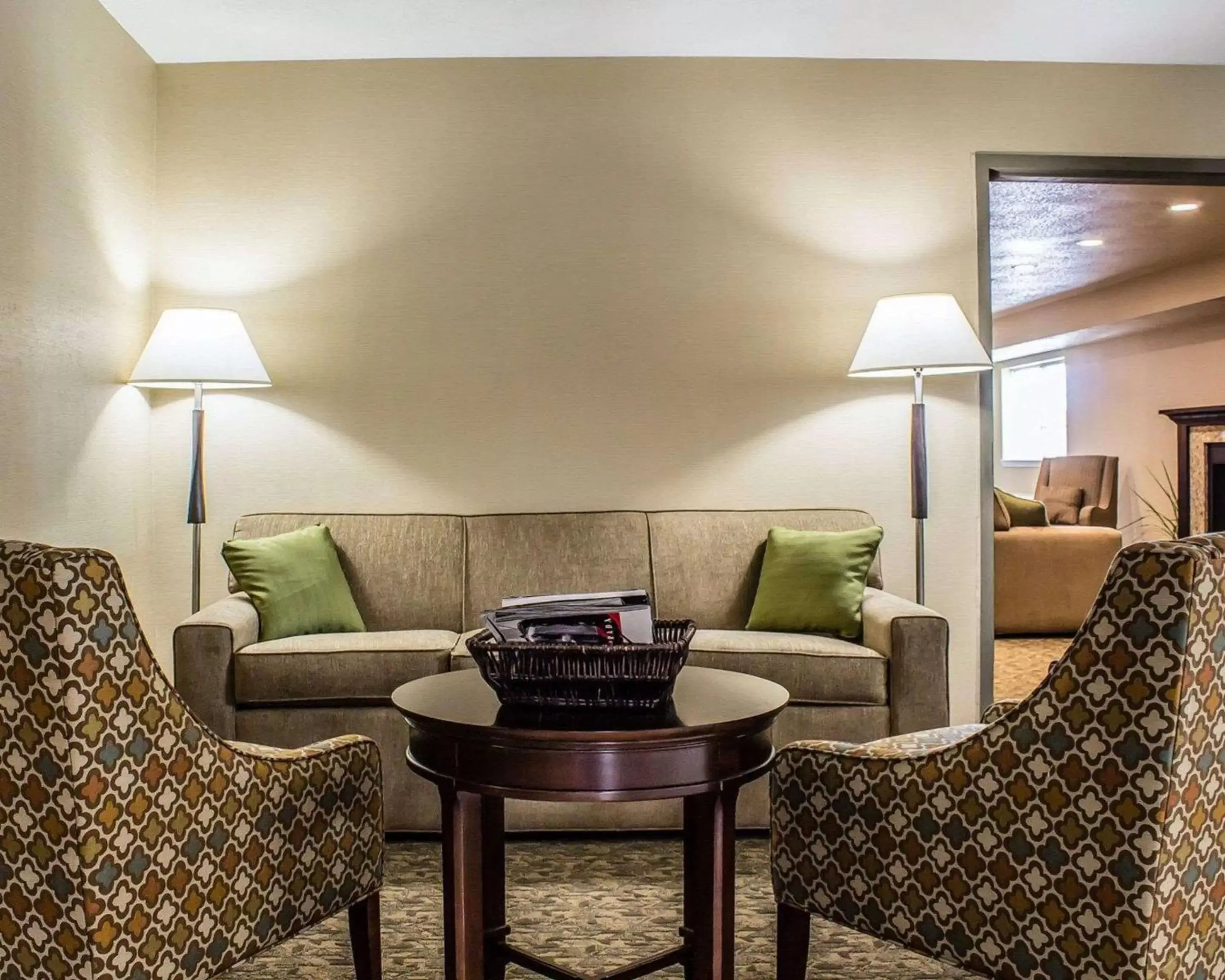 Lobby or reception, Seating Area in MainStay Suites Coralville - Iowa City