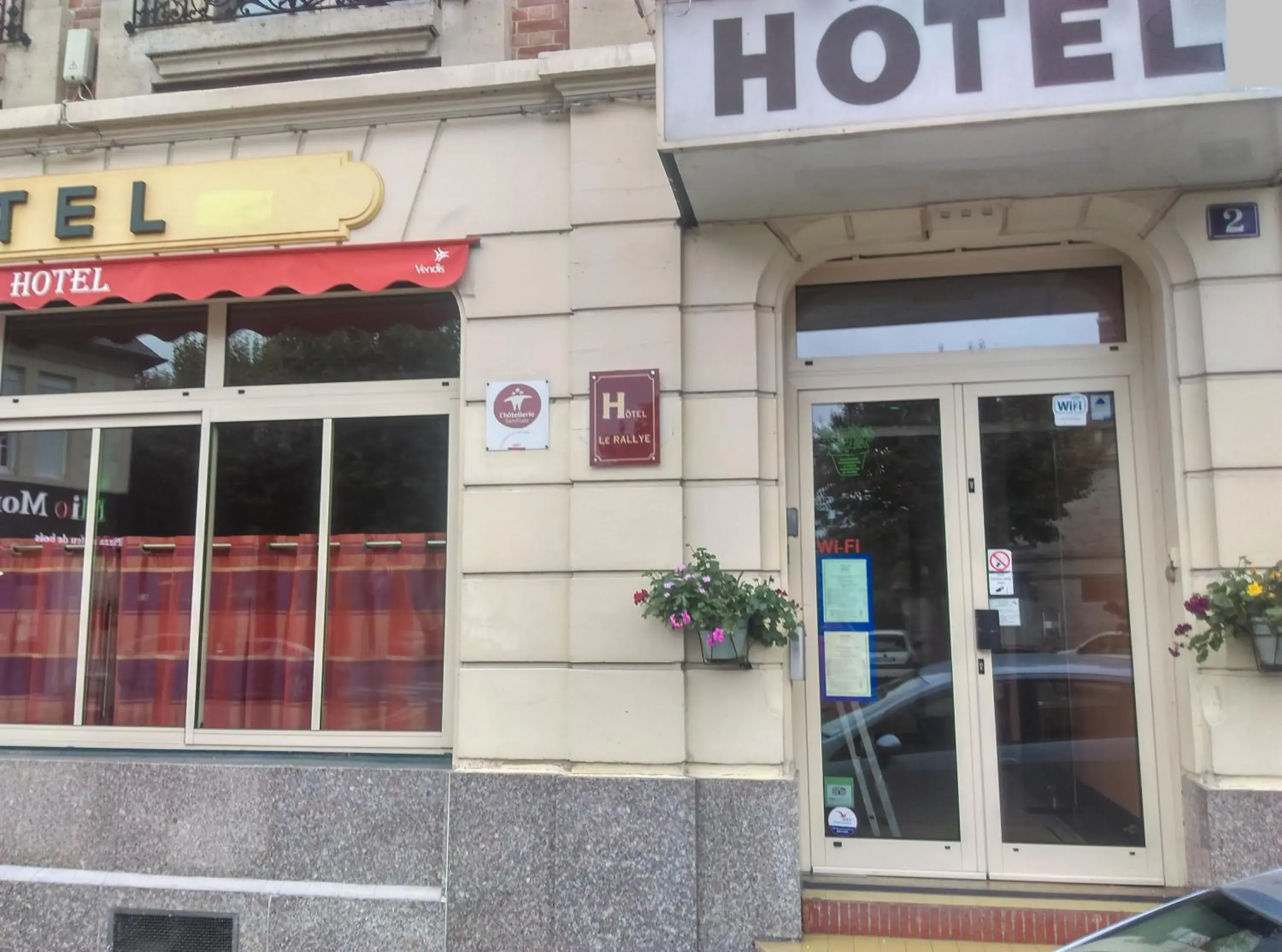 Facade/entrance in Hotel le Rallye