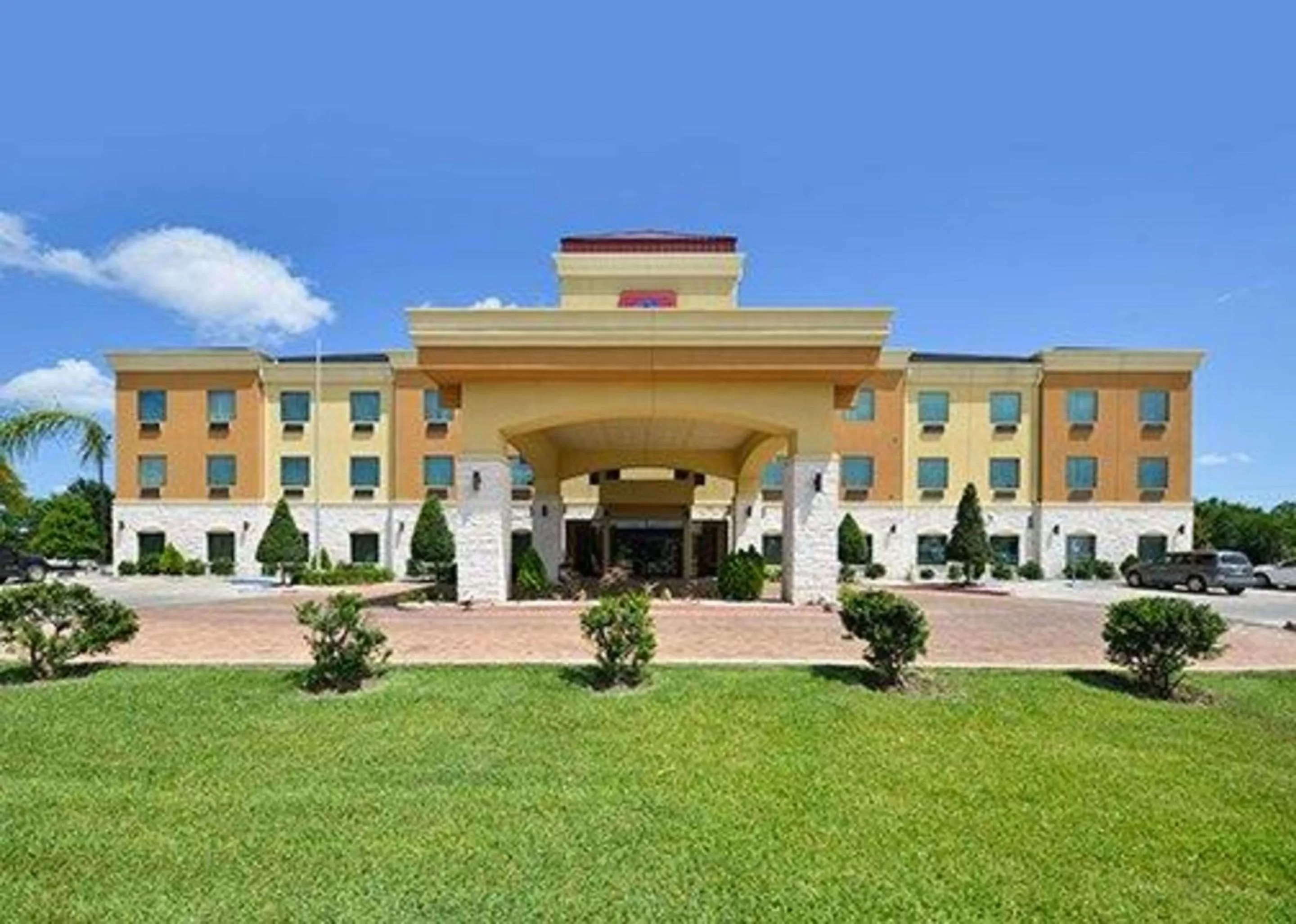 Property building in Comfort Suites