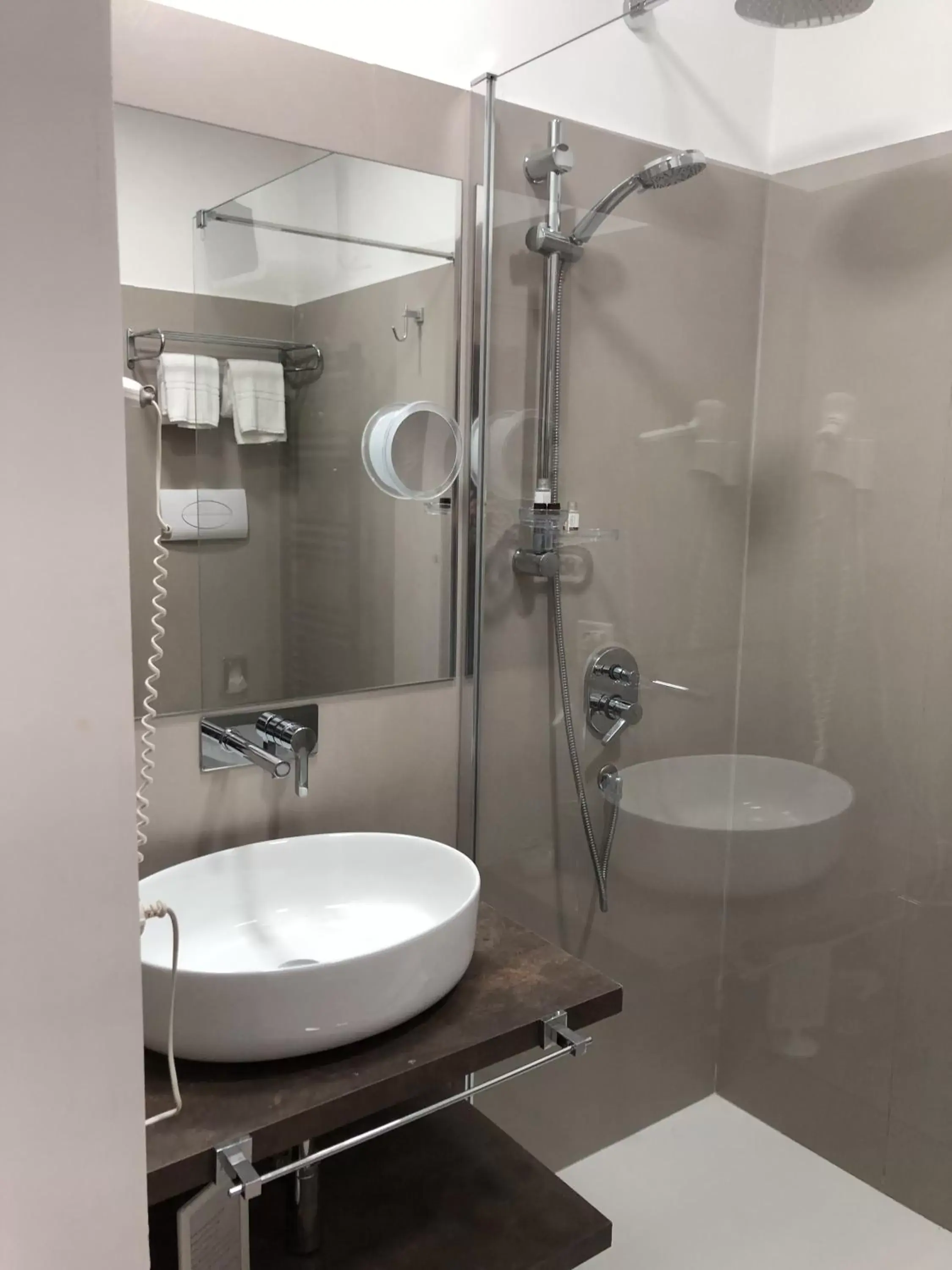 Shower, Bathroom in Aretusa Vacanze B&B
