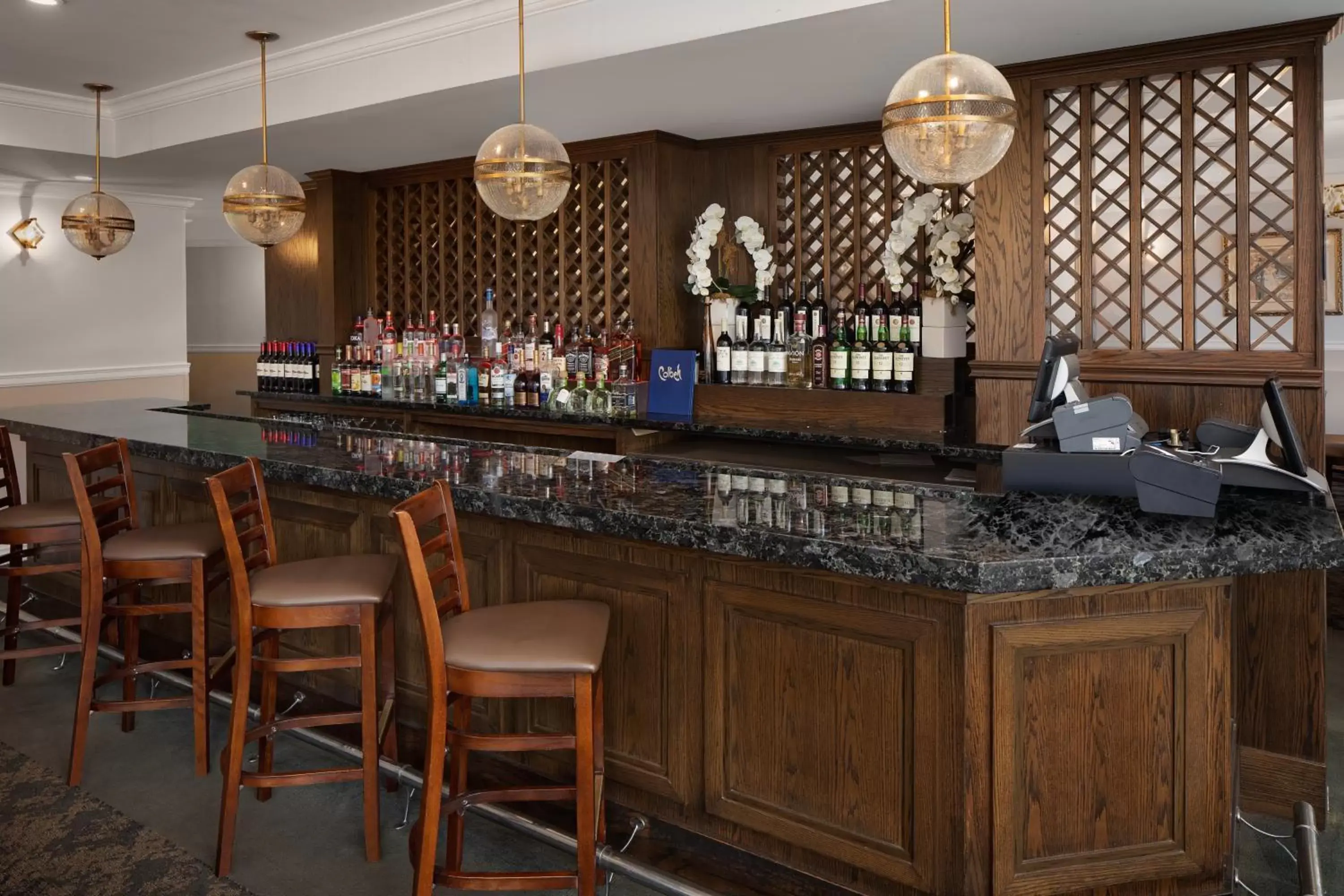 Restaurant/places to eat in The Andrew Hotel Restaurant/places to eat in The Andrew Hotel