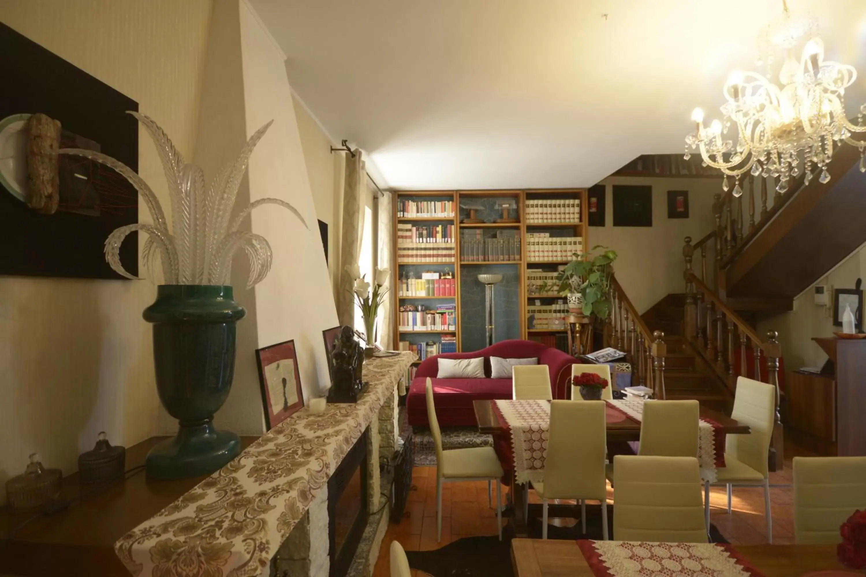 Restaurant/Places to Eat in Villa Marisa