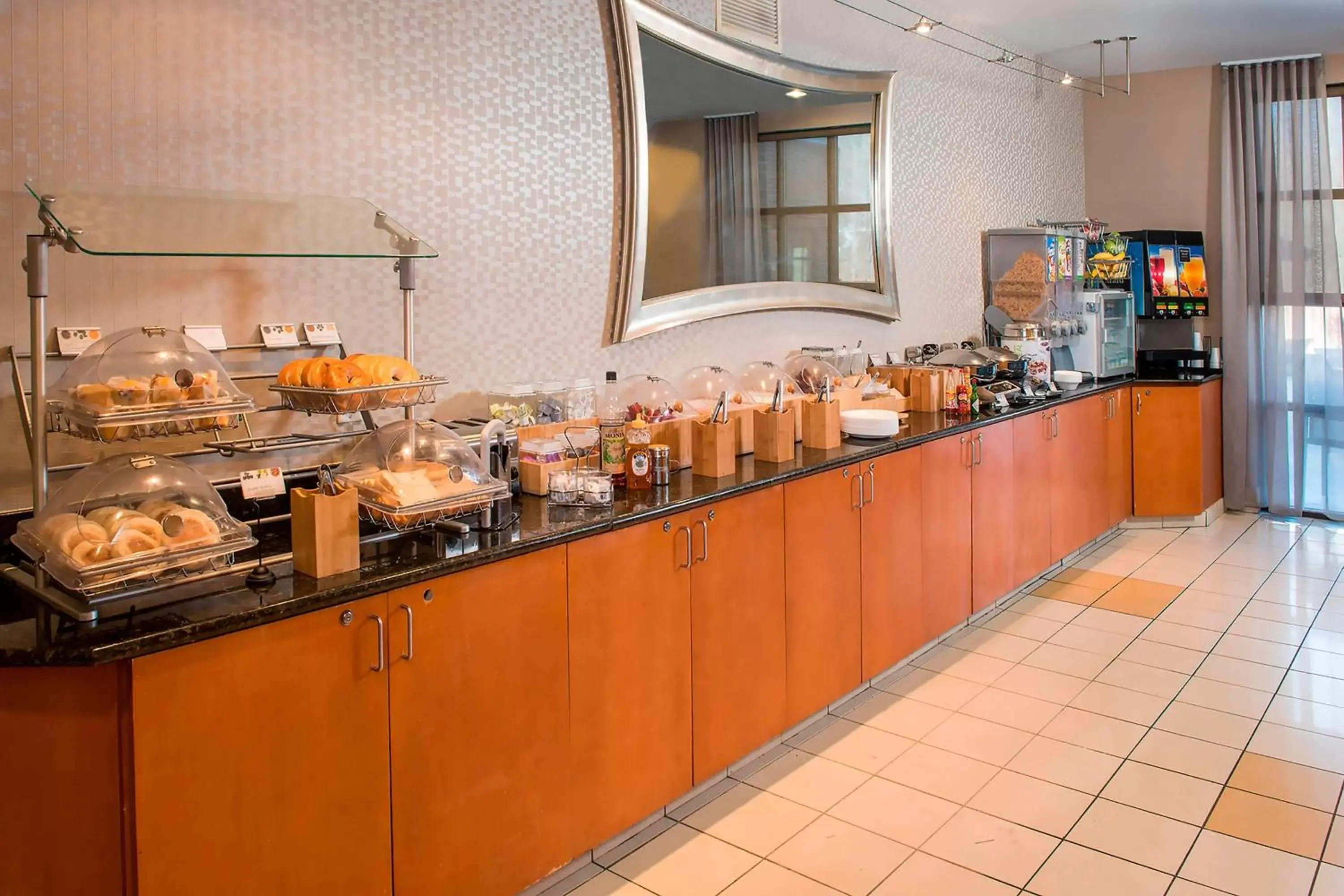 Breakfast, Restaurant/Places to Eat in SpringHill Suites Prince Frederick