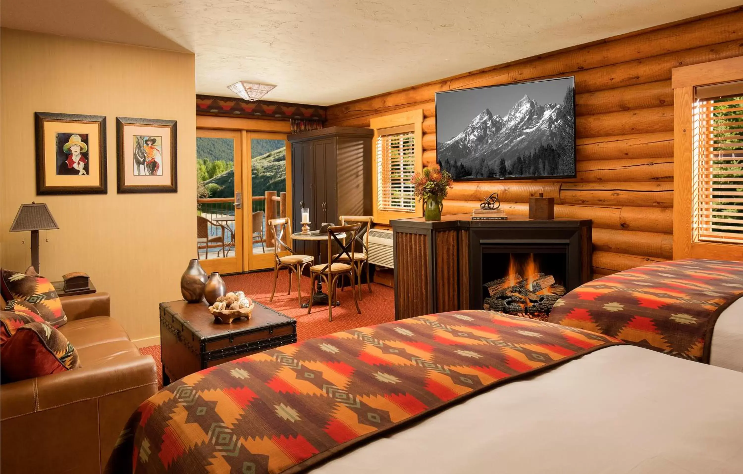 Bed, TV/Entertainment Center in Rustic Inn Creekside