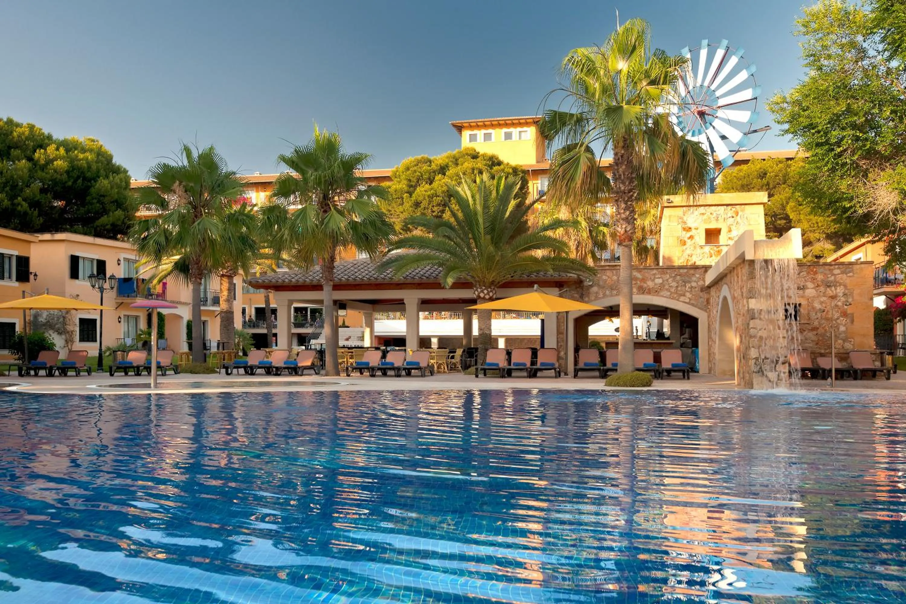 Swimming pool in Occidental Playa de Palma