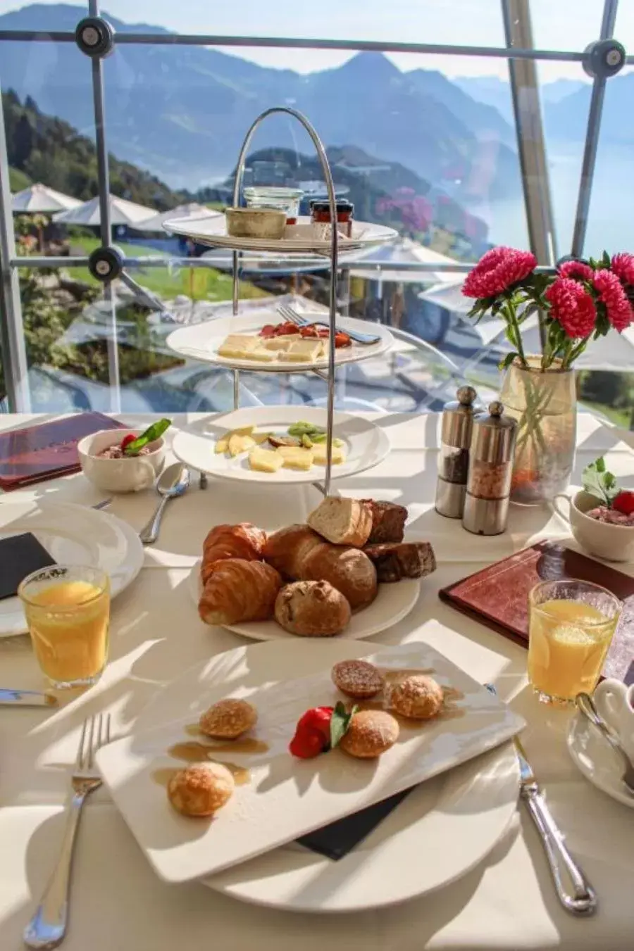 Breakfast in Hotel Villa Honegg