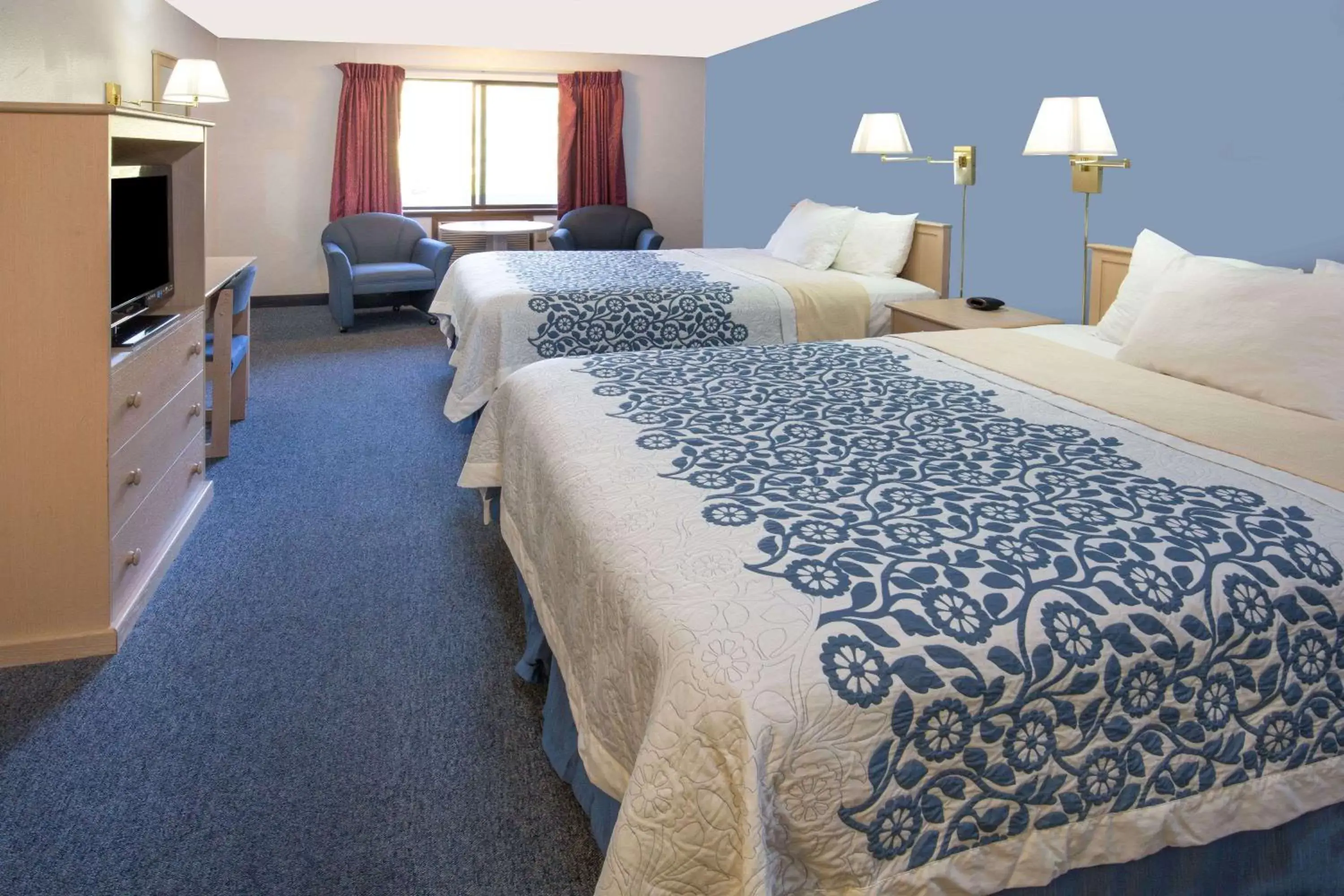 Photo of the whole room, Bed in Days Inn by Wyndham Corvallis