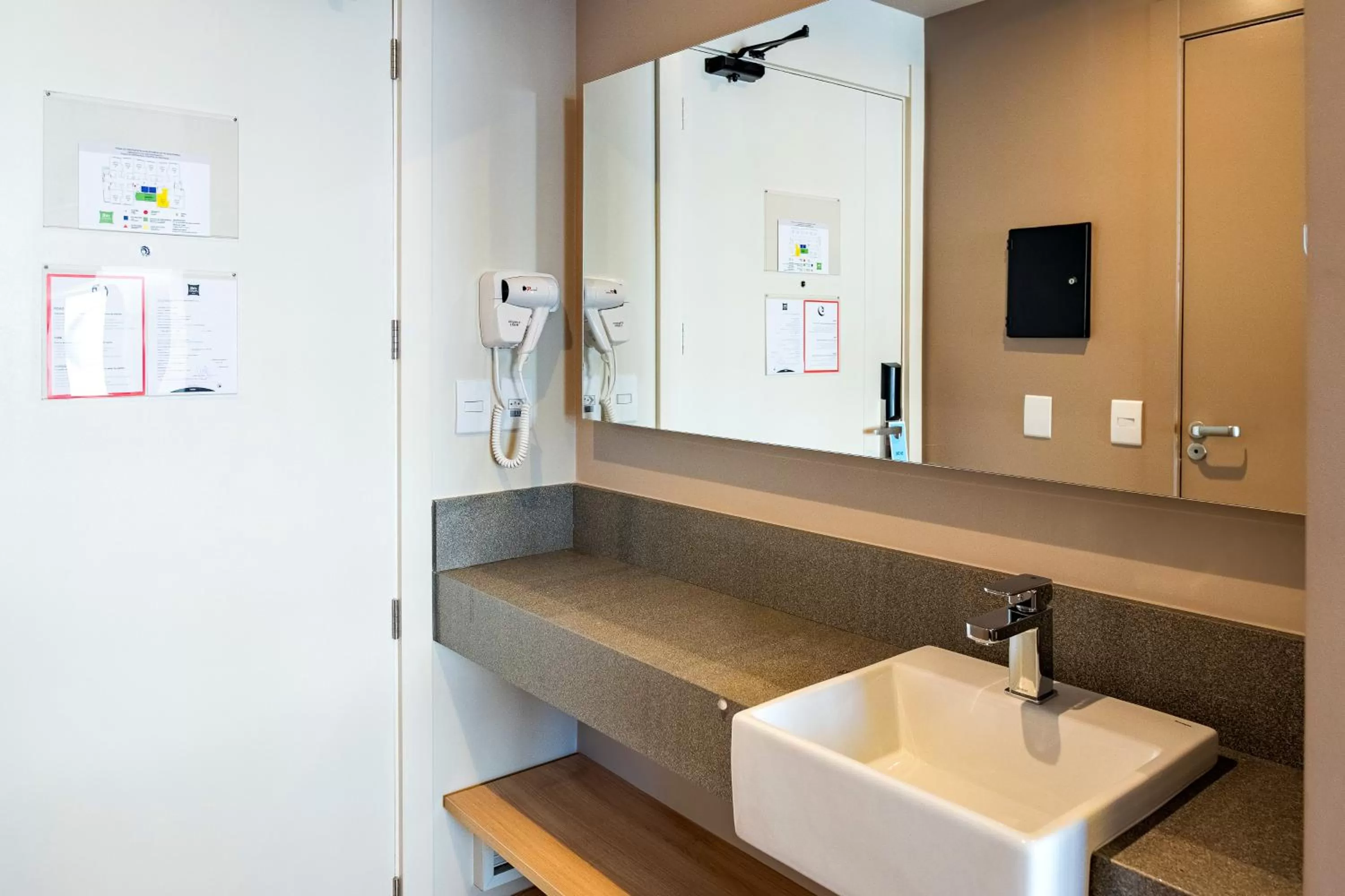 heating in ibis Styles Porto Alegre Moinhos de Vento