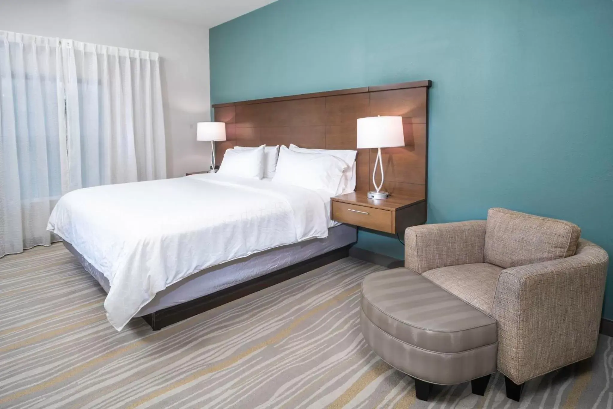 Photo of the whole room, Bed in Staybridge Suites - Summerville, an IHG Hotel