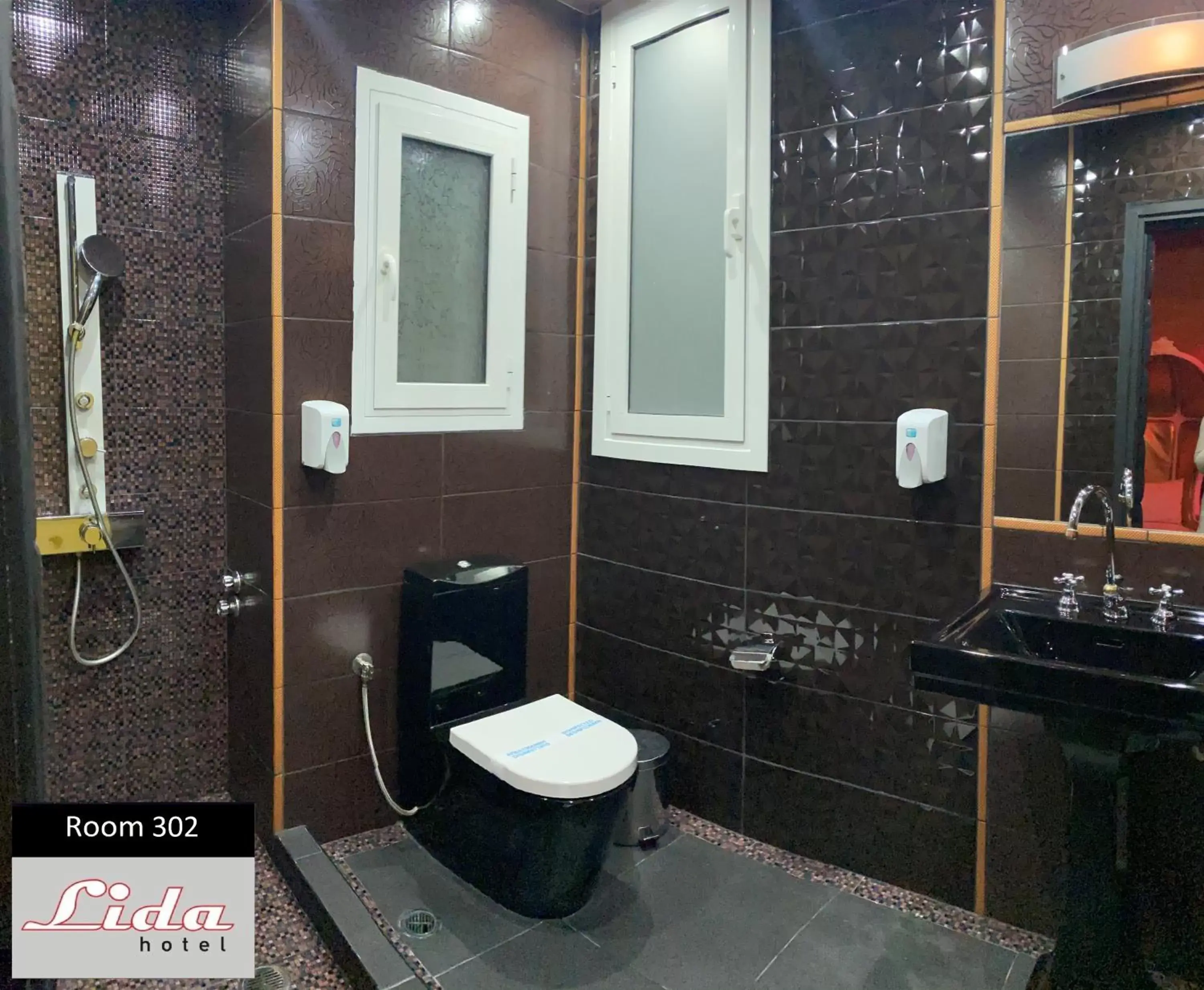 Bathroom in Lida Hotel