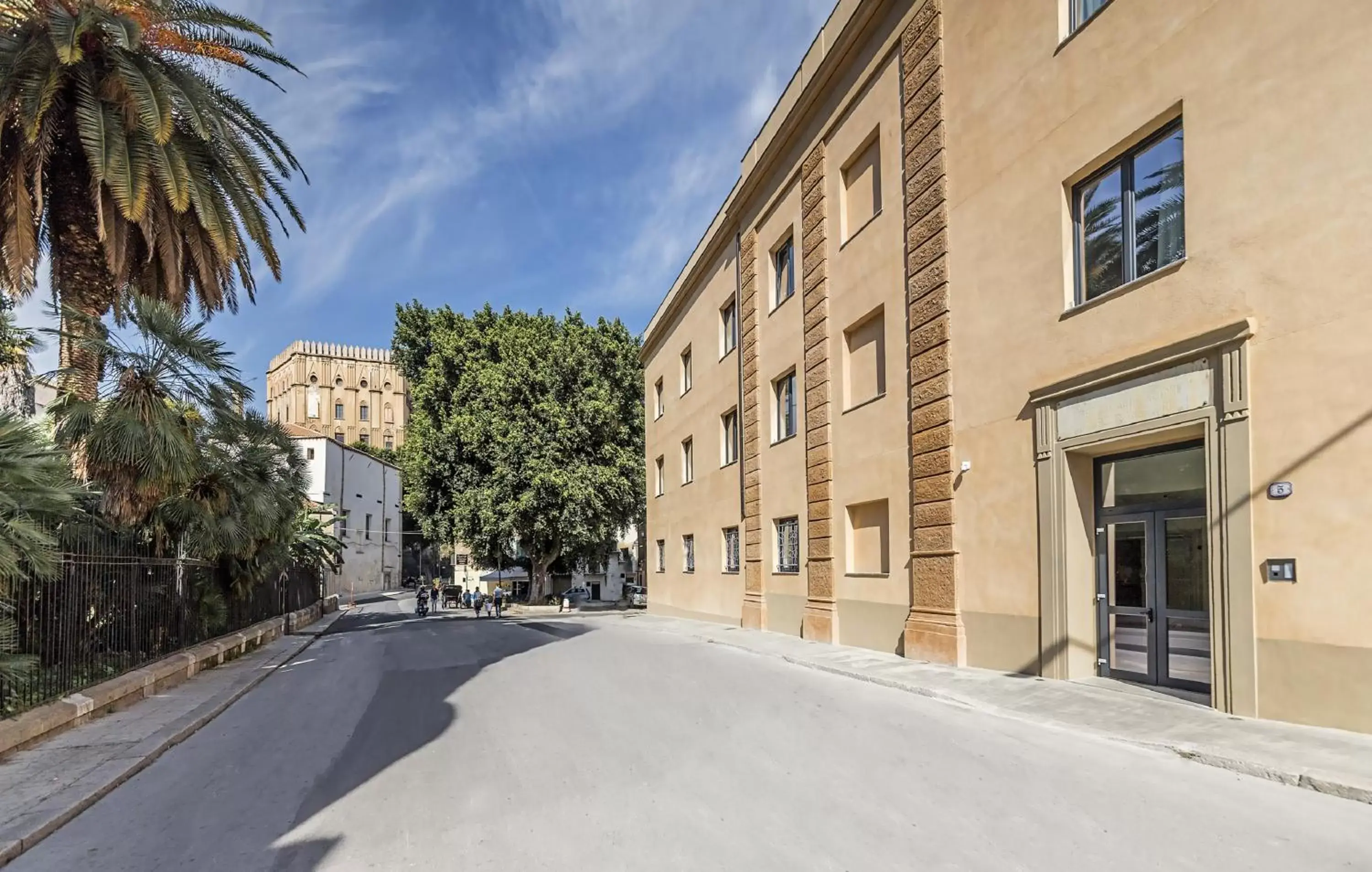 Property building, Facade/Entrance in Camplus Guest Palermo