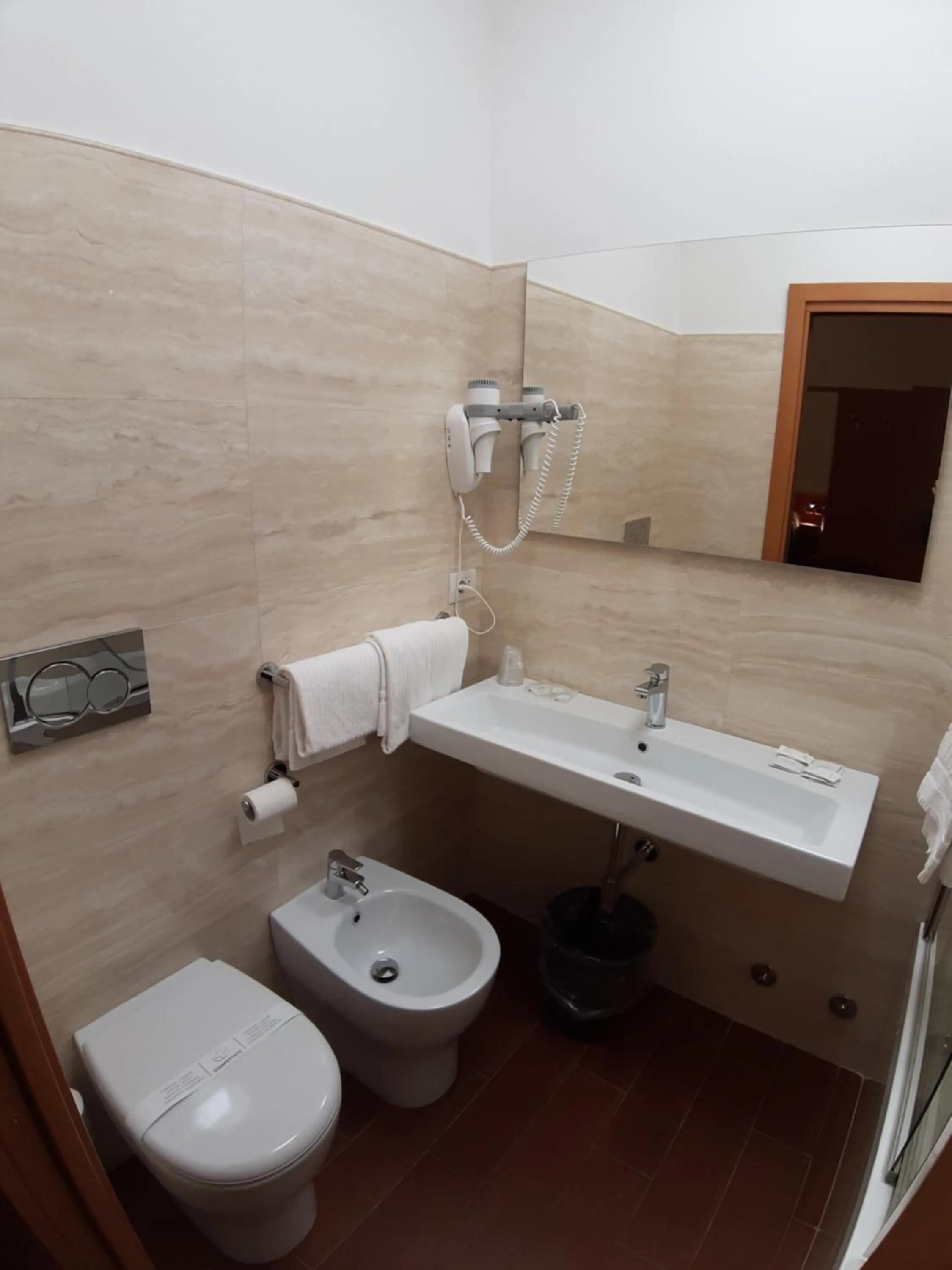 Bathroom in Hotel Mariano