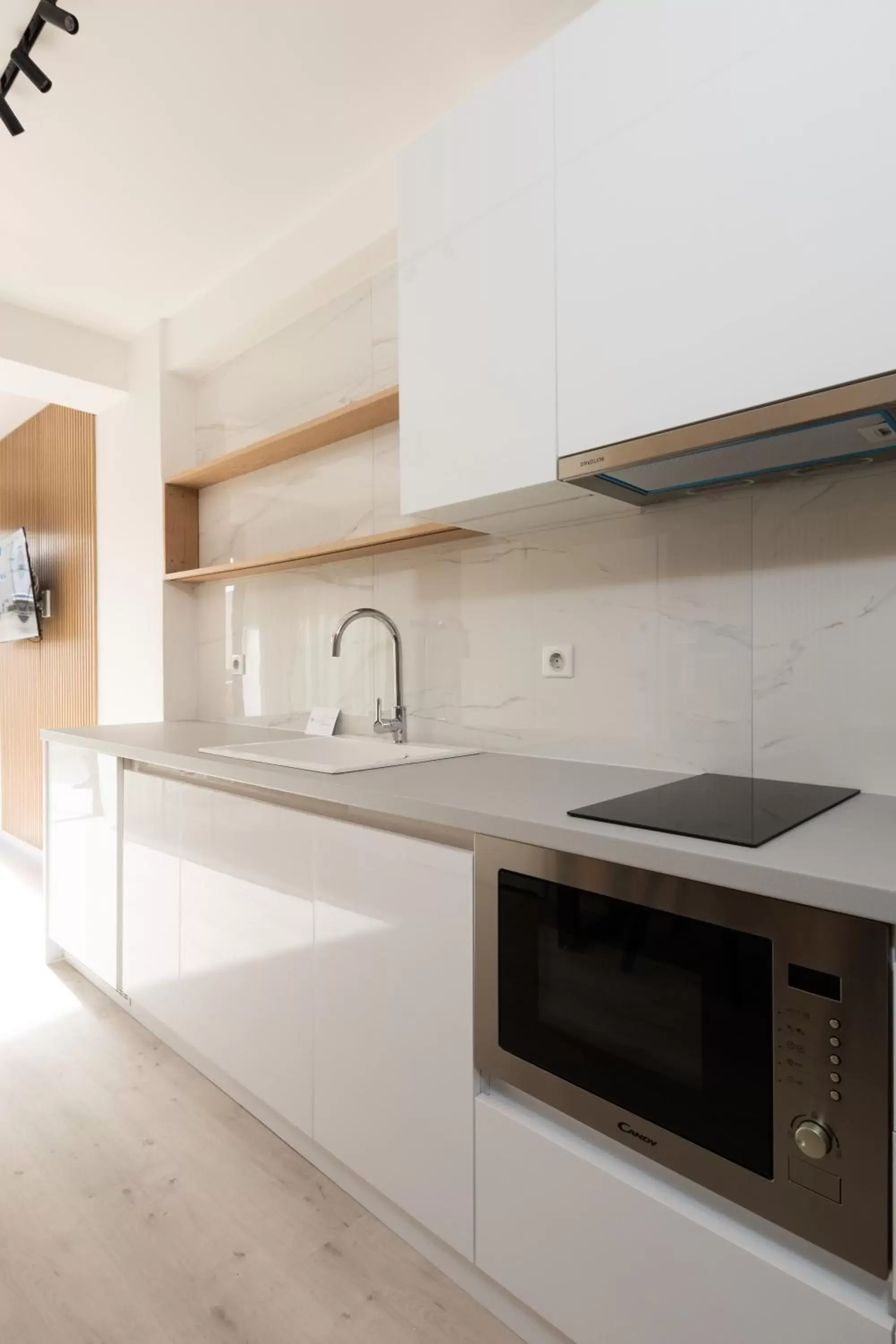 minibar, Kitchen/Kitchenette in LUX&EASY Athens Metro Suites