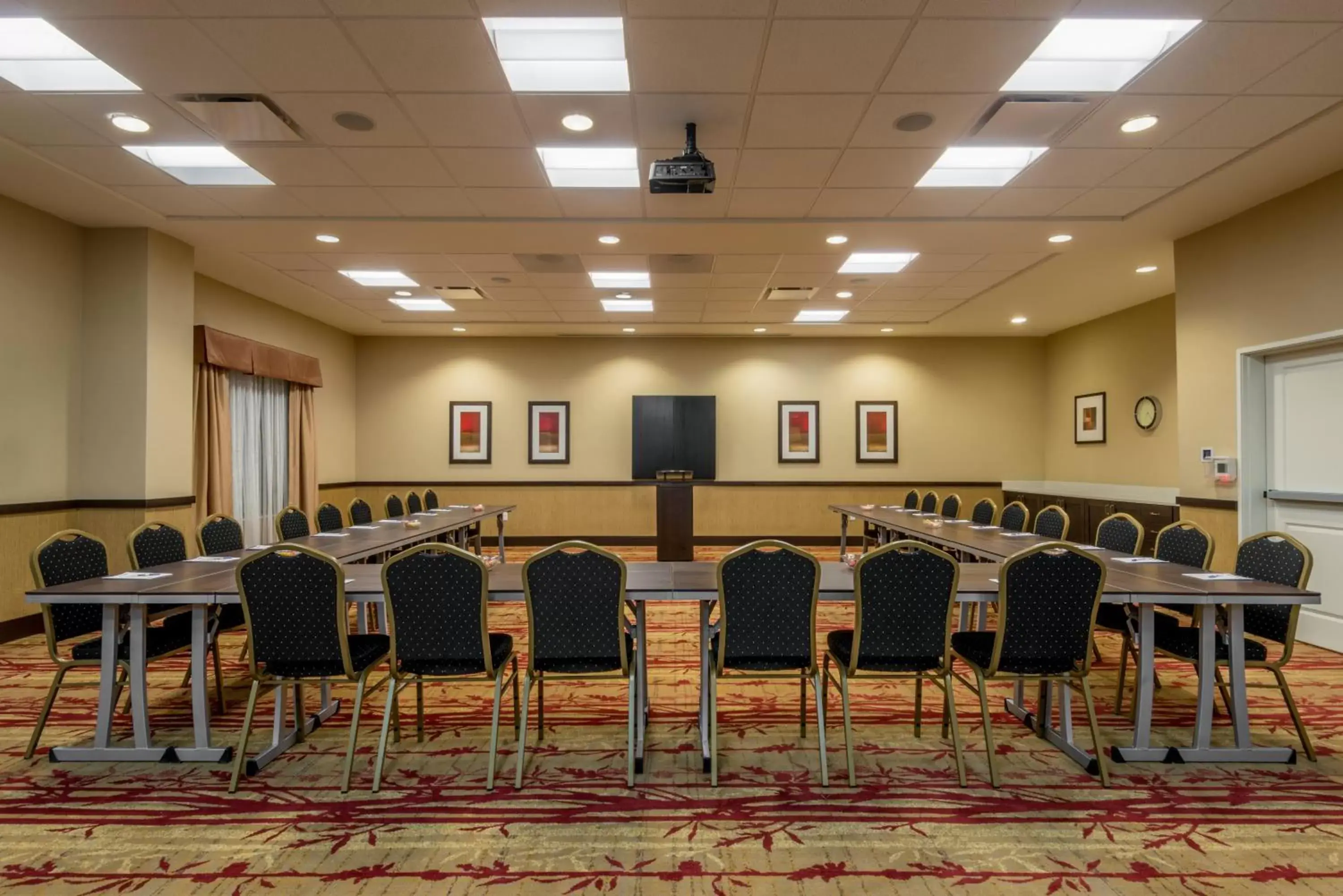 Meeting/conference room in Holiday Inn Express & Suites Denver South - Castle Rock, an IHG Hotel