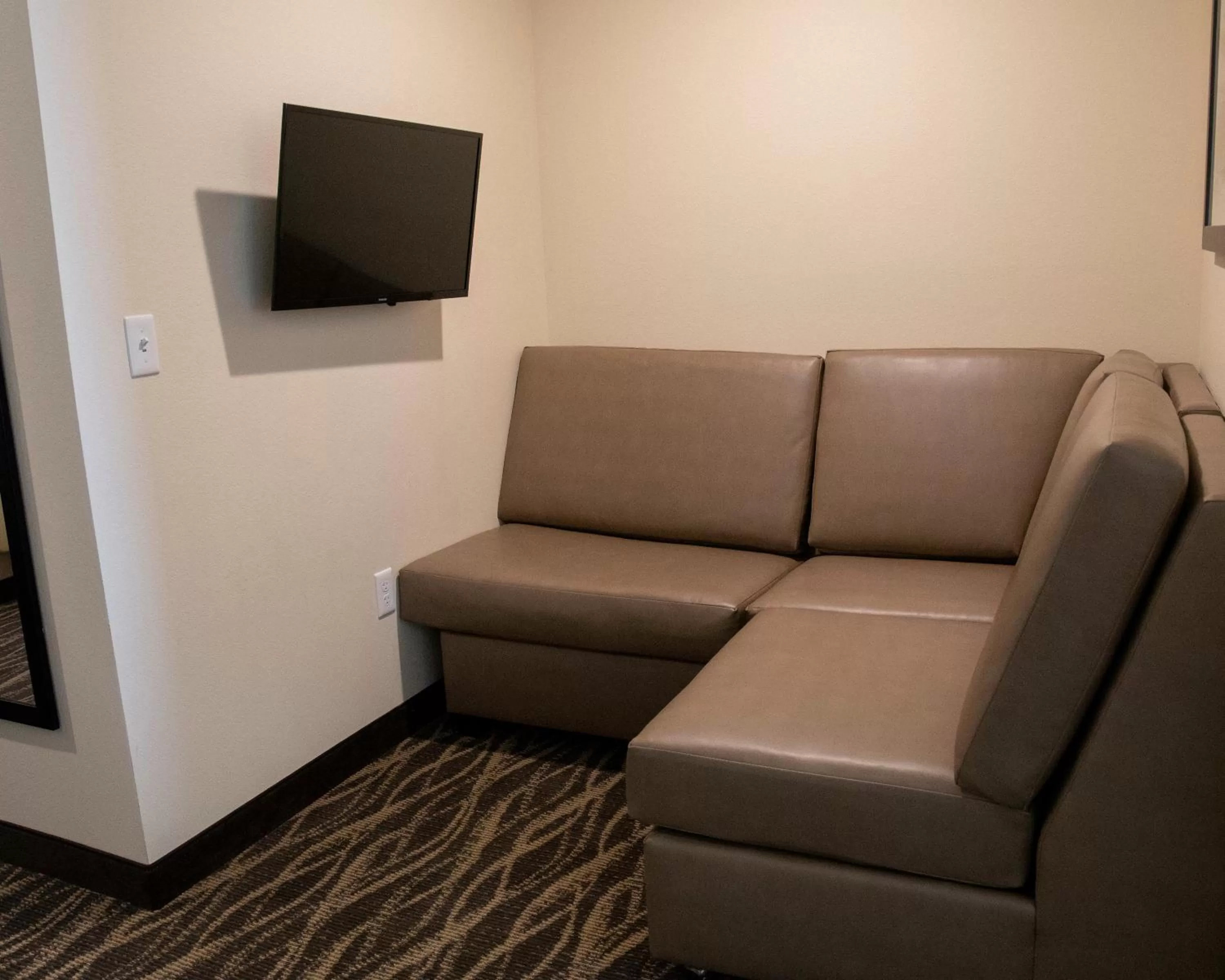 Bed in Cobblestone Hotel & Suites - Two Rivers