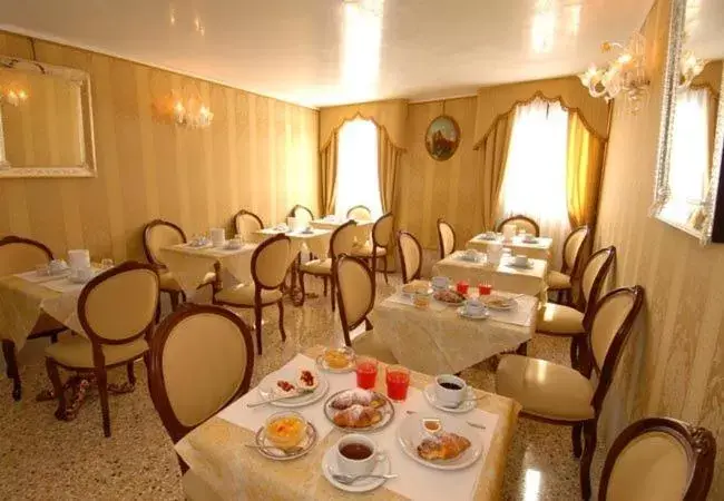 Restaurant/Places to Eat in Hotel Canal & Walter Restaurant/Places to Eat in Hotel Canal & Walter