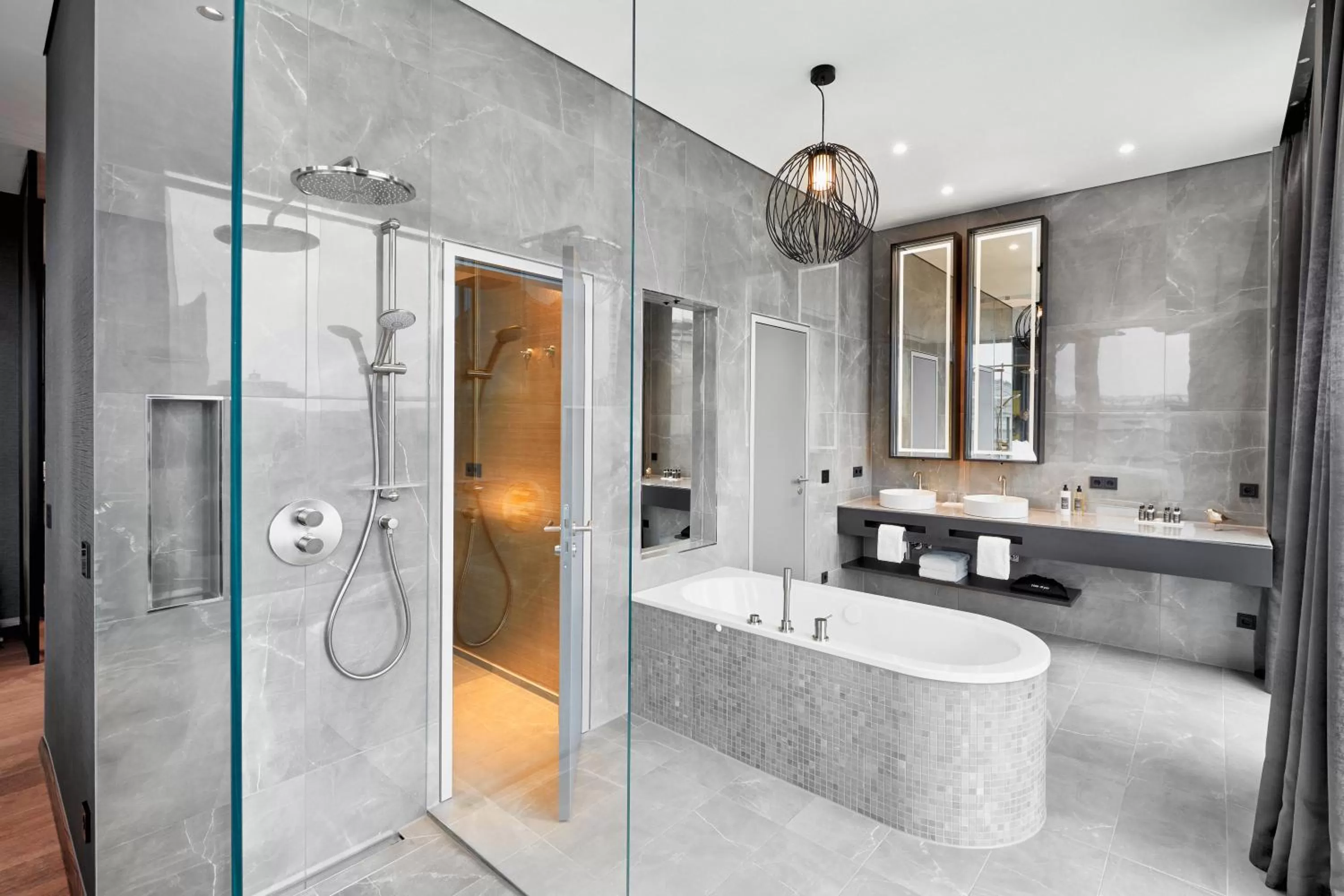 Shower in HYPERION Hotel Leipzig