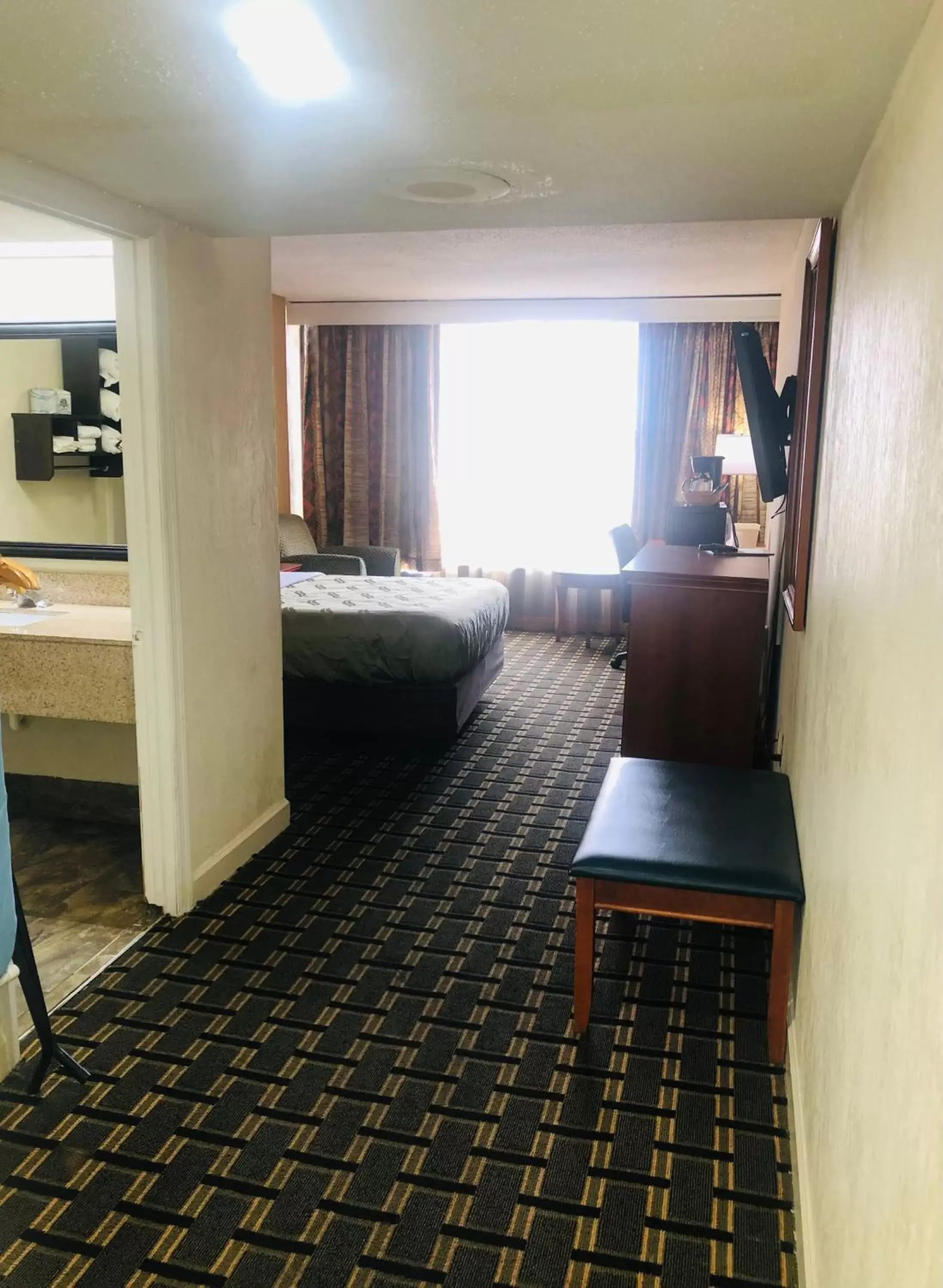 Photo of the whole room in Quail Inn and Suites - Myrtle Beach