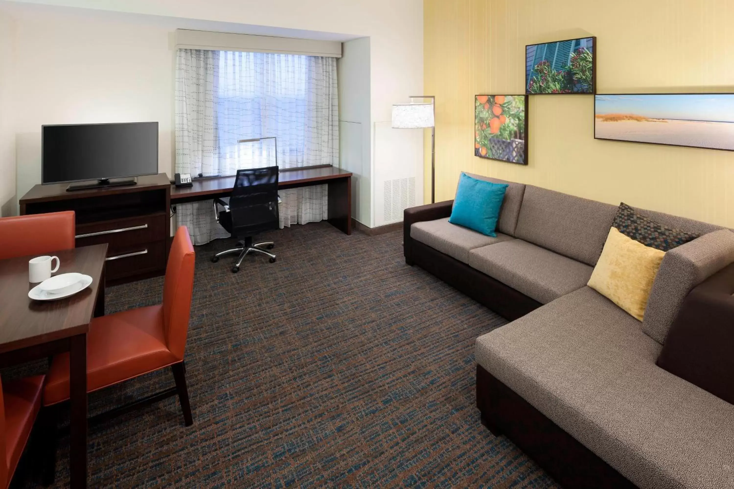 Living room, Seating Area in Residence Inn by Marriott Fort Lauderdale Airport & Cruise Port