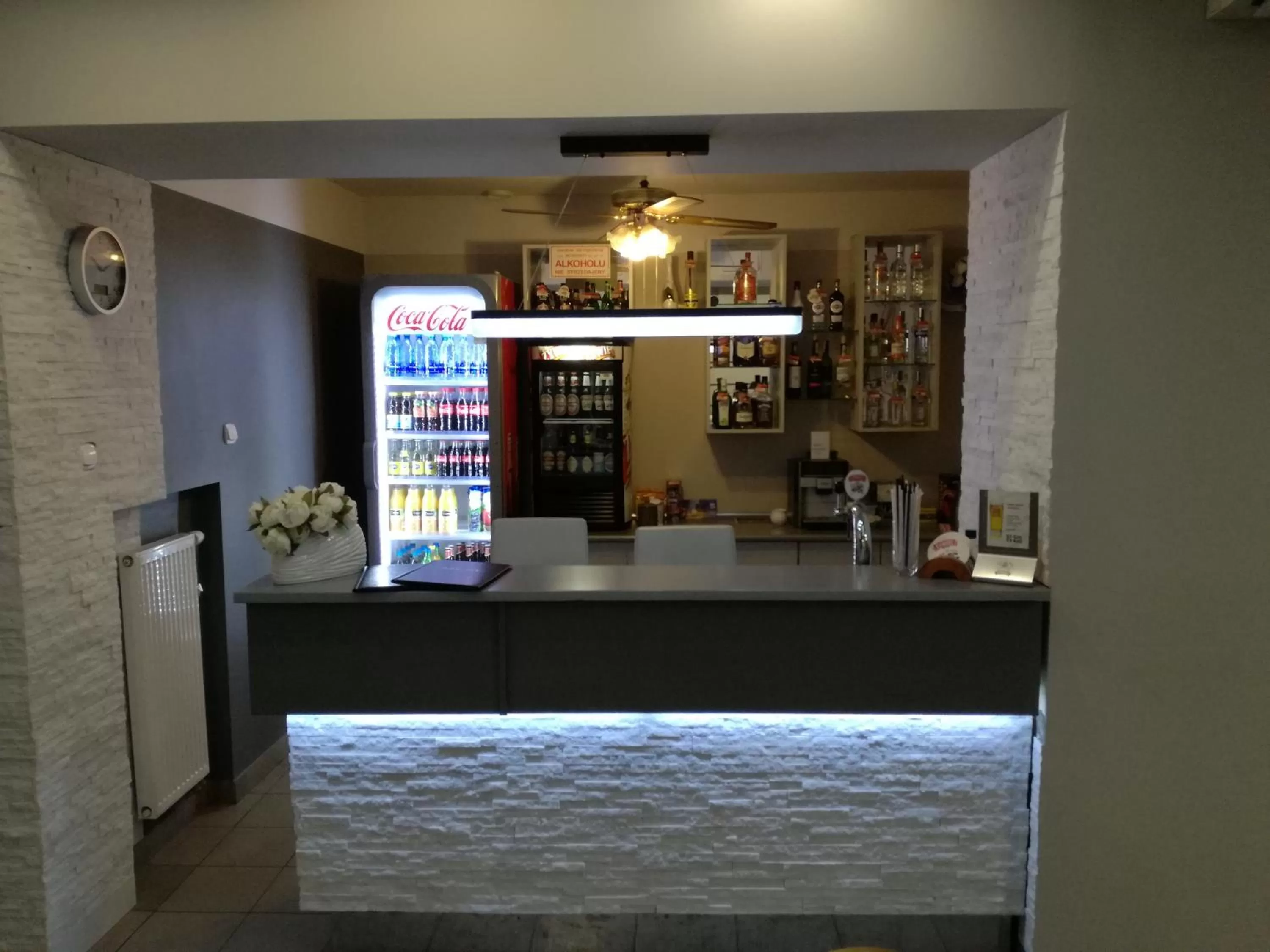 Restaurant/places to eat in Hotel Duet