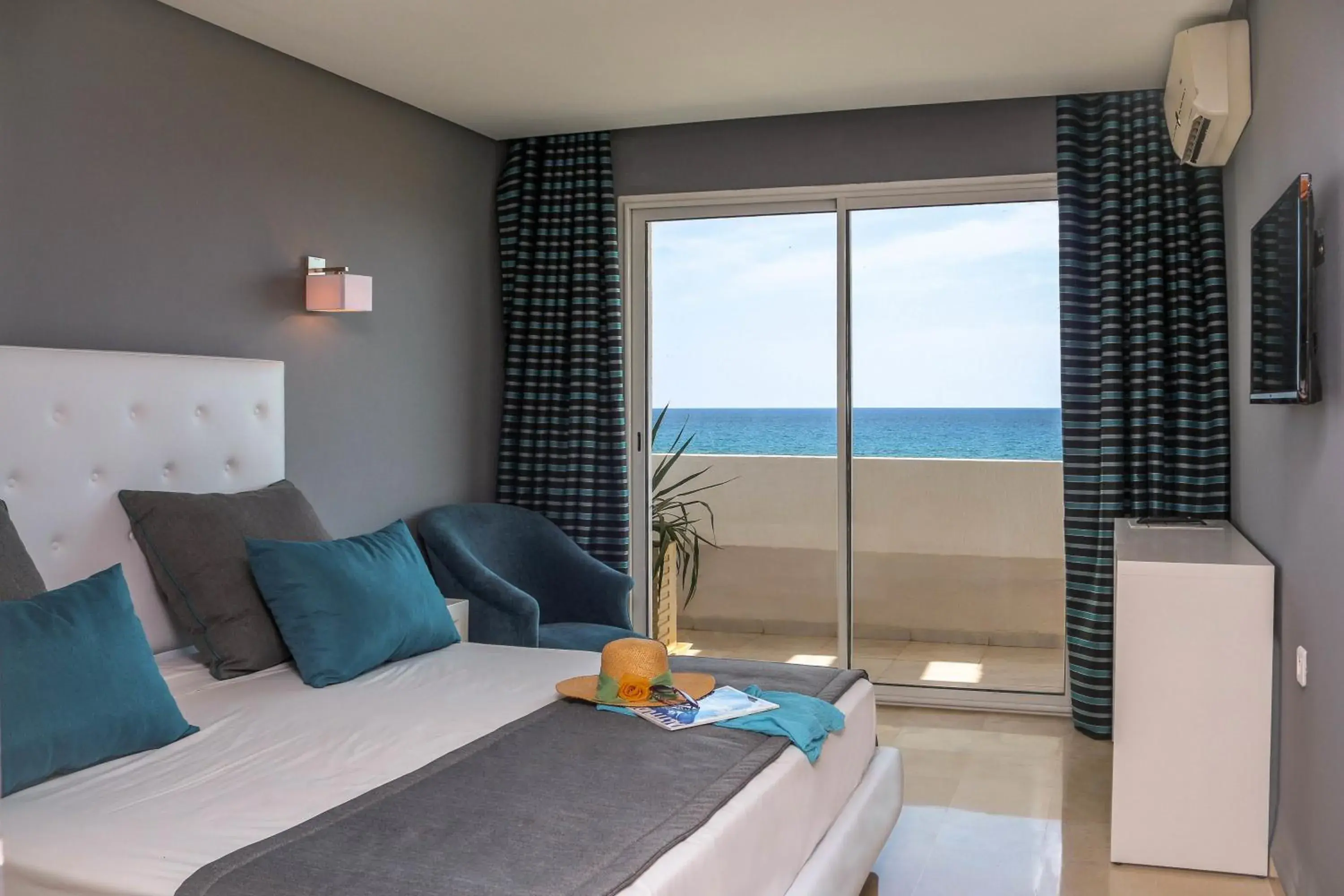 Bedroom, Sea View in Hotel Byzance