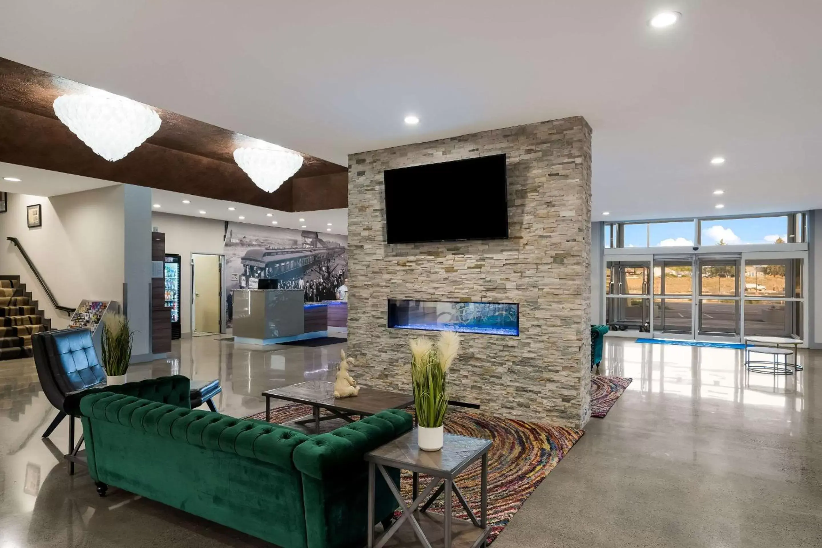 Lobby or reception, Seating Area in Richland Riverfront Hotel, Ascend Hotel Collection