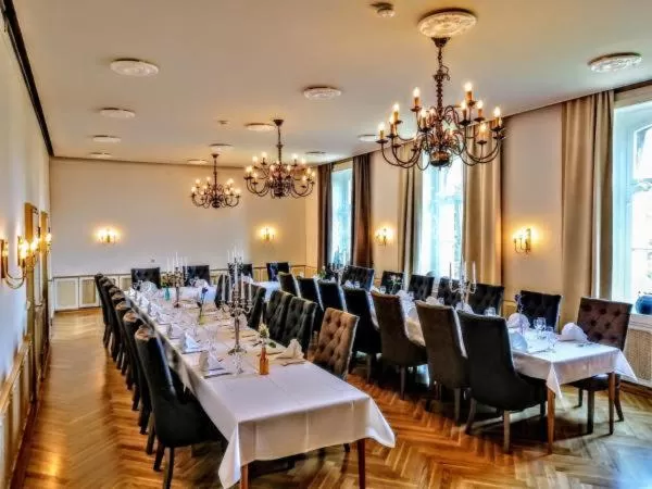 Banquet/Function facilities in Burg Wassenberg