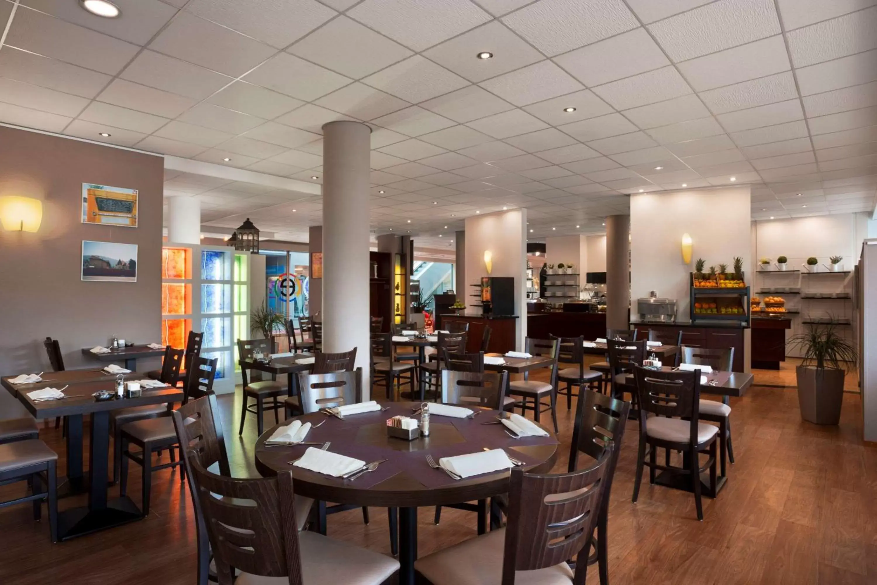 Restaurant/Places to Eat in Ramada Encore by Wyndham Geneva