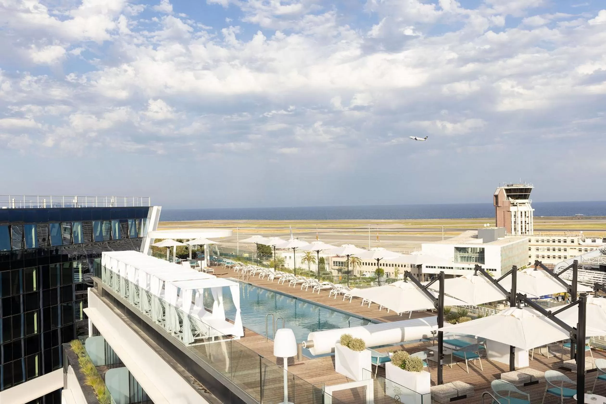 Swimming pool in Sheraton Nice