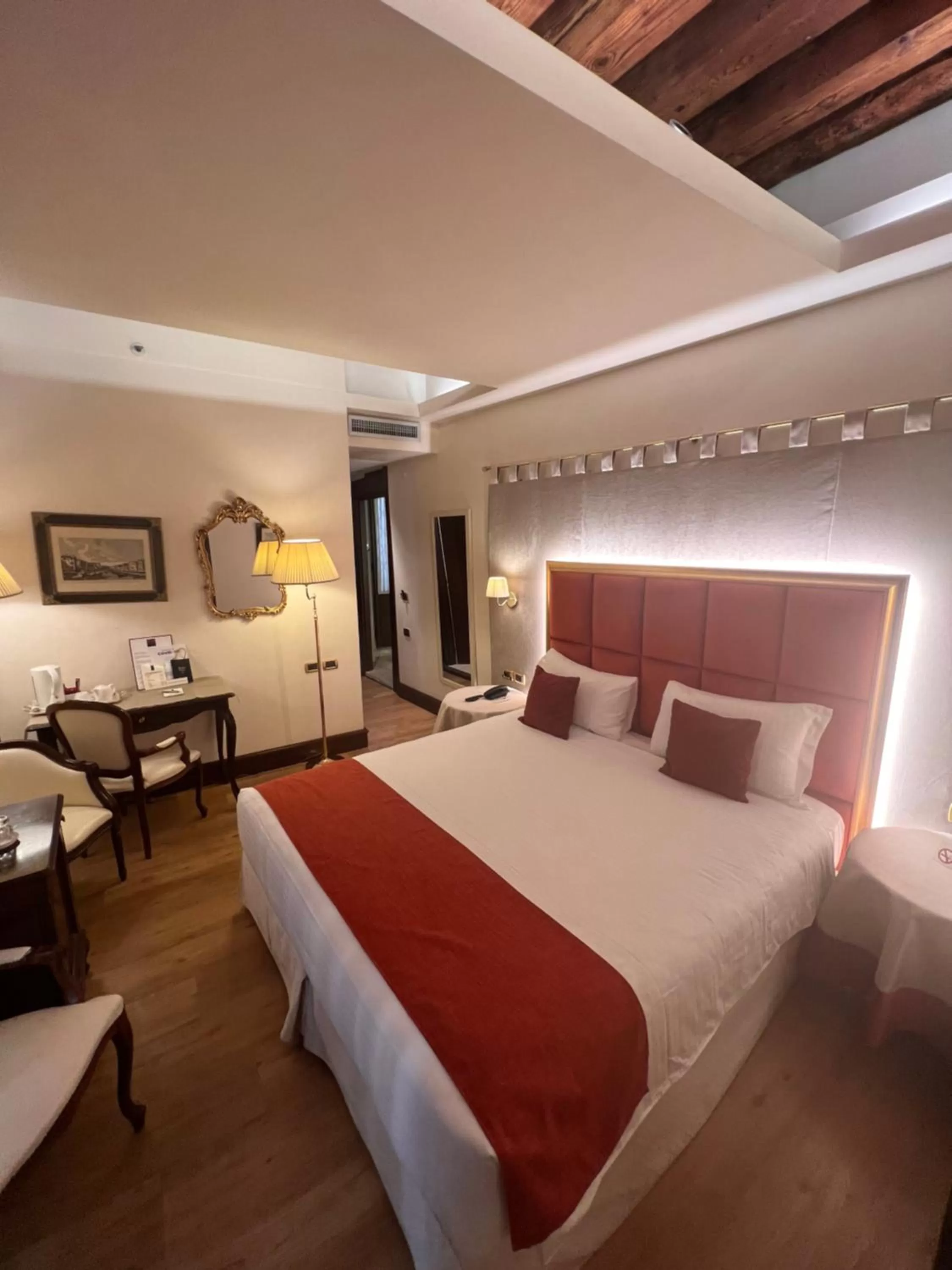 Bedroom, Bed in Ruzzini Palace Hotel