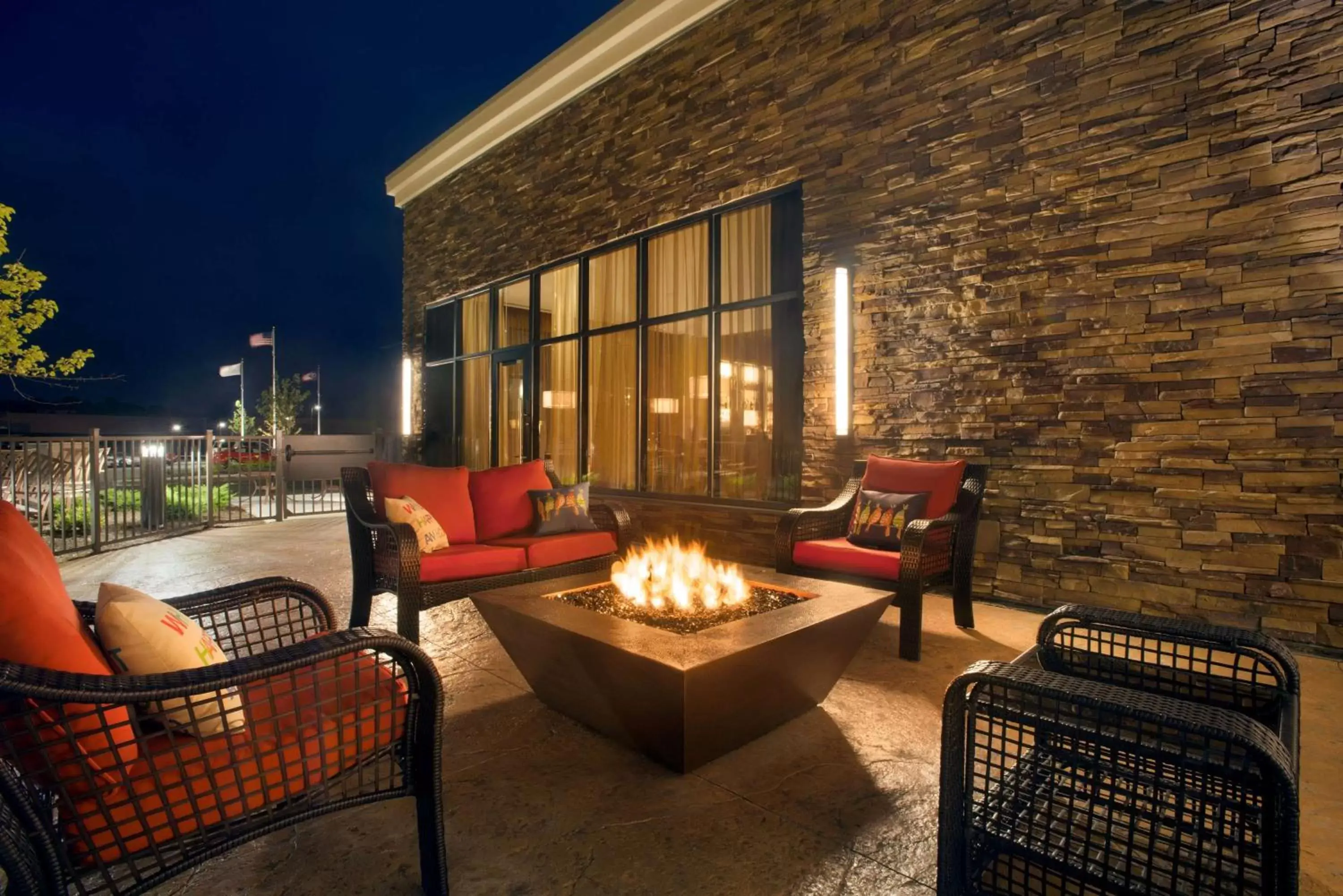 Patio in Embassy Suites by Hilton Akron Canton Airport