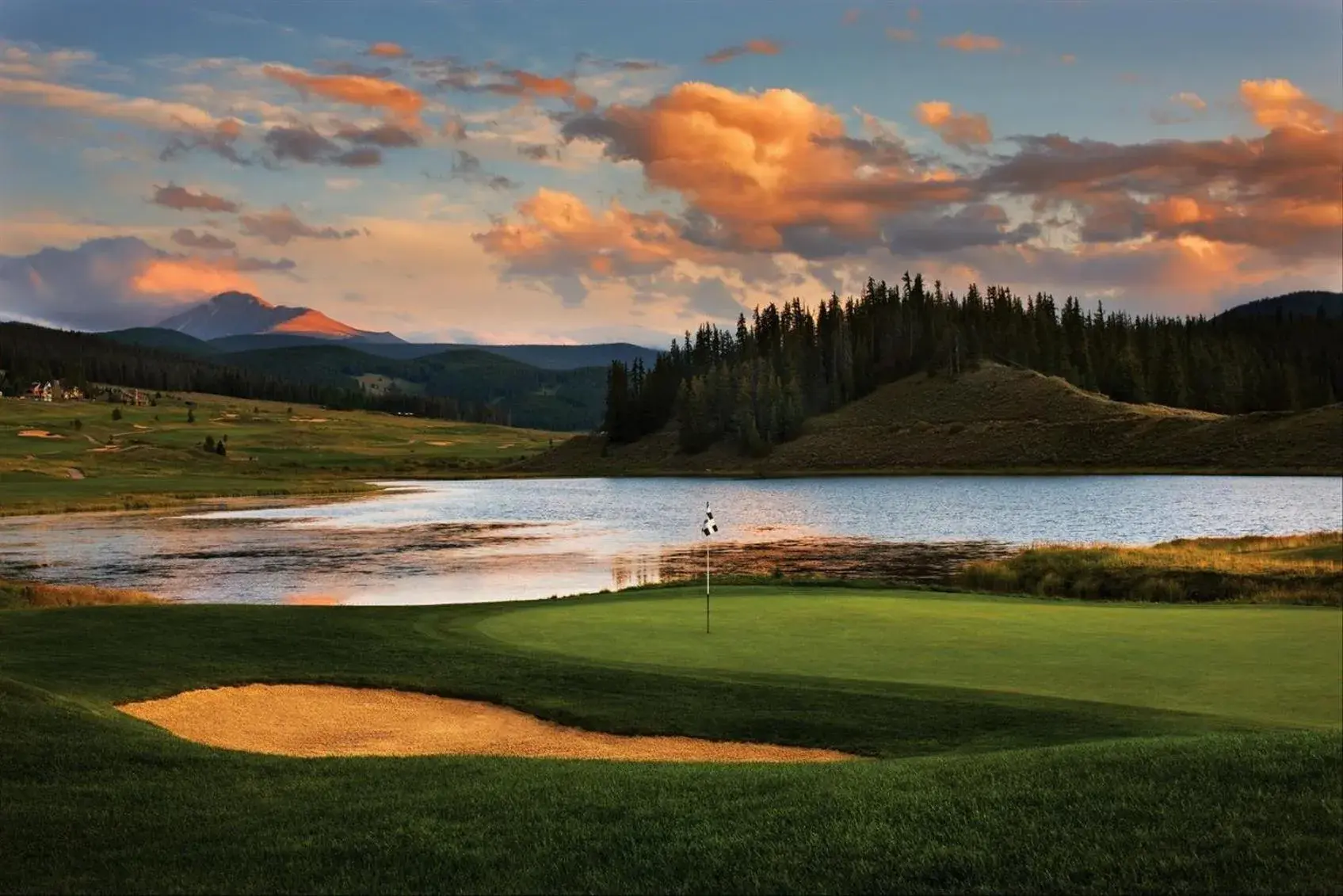 Golfcourse in River Run Village by Keystone Resort