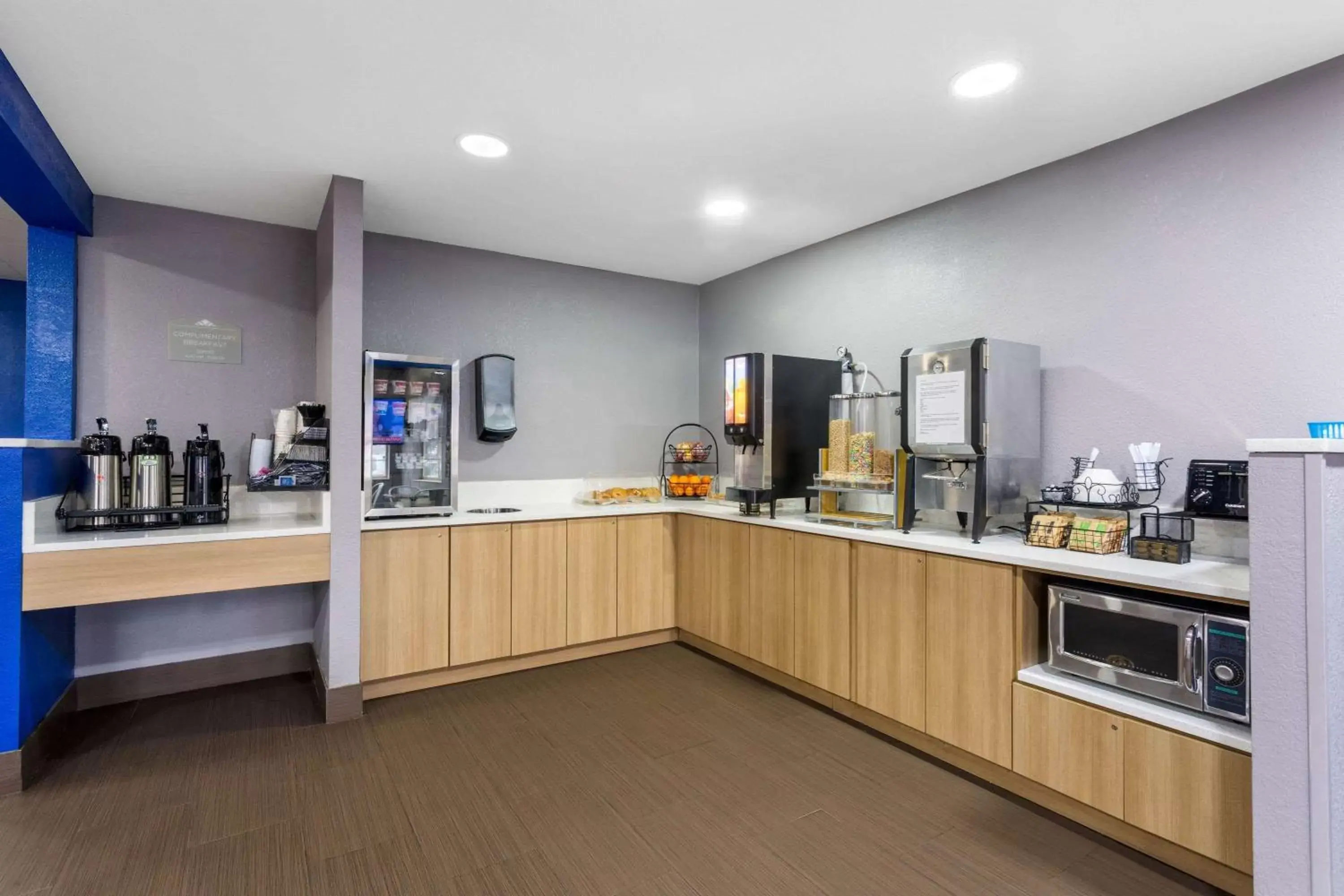 Restaurant/places to eat, Kitchen/Kitchenette in Microtel Inn & Suites by Wyndham Matthews/Charlotte